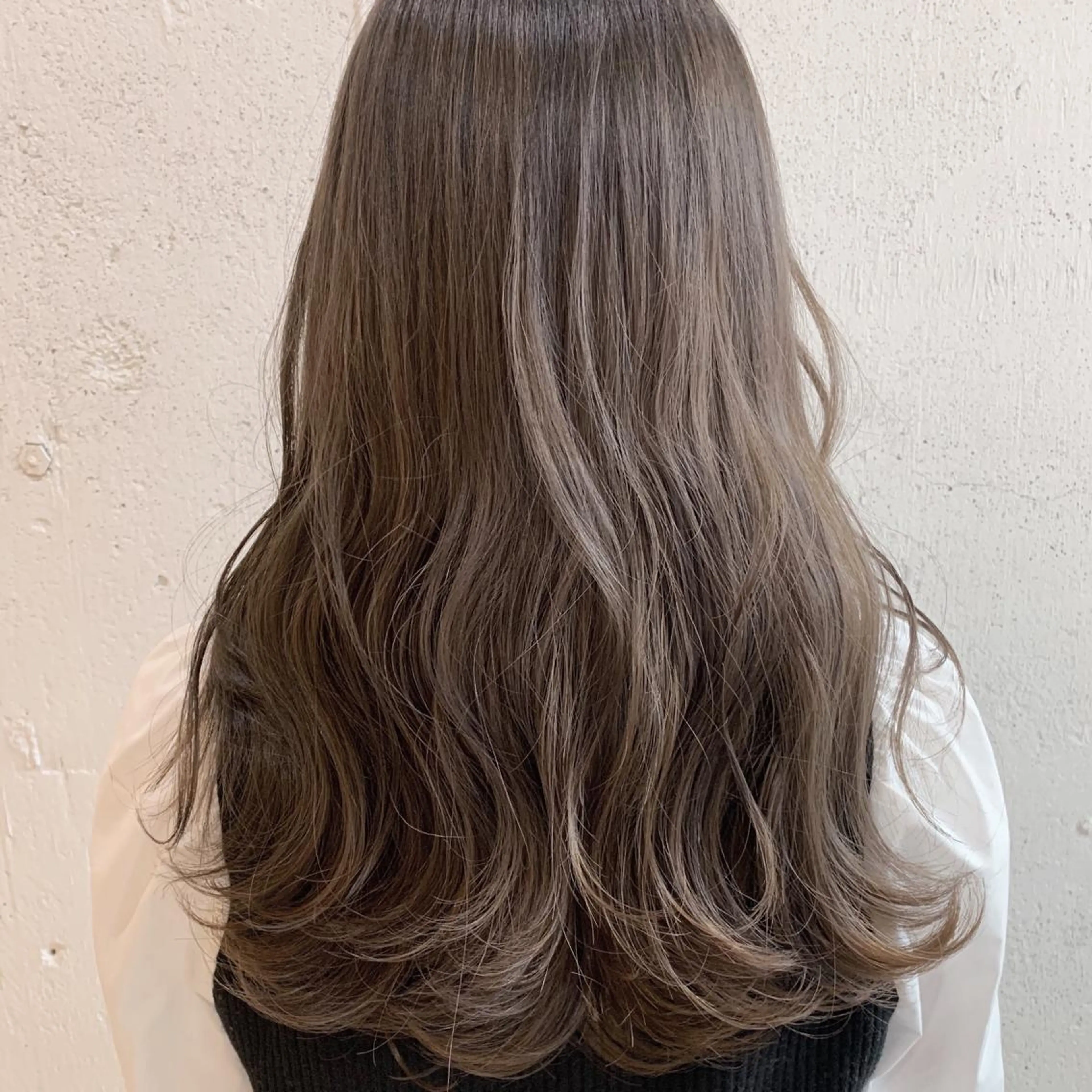 ロング フジサキ ケンのヘアスタイル