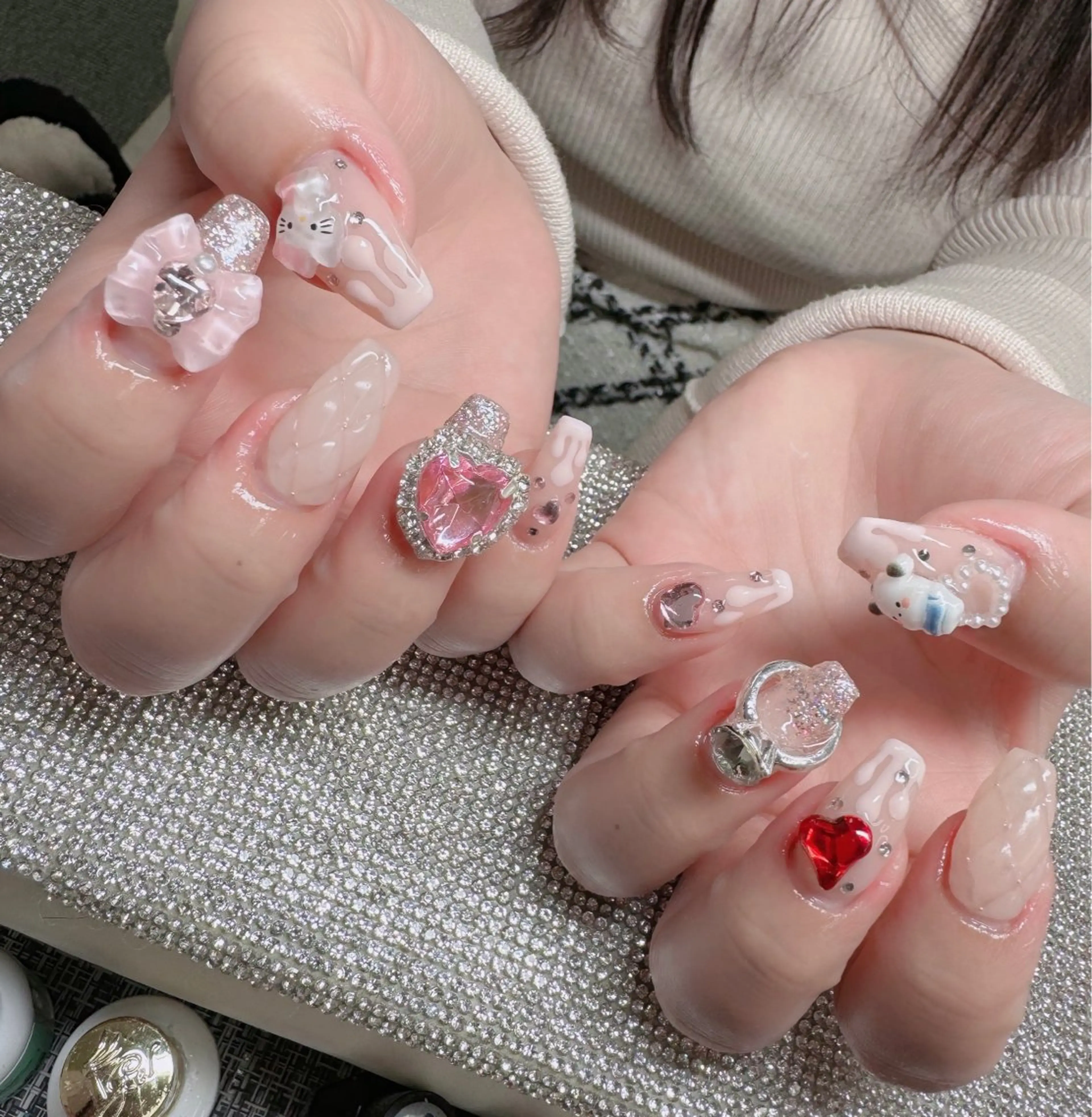 ネイル オーロラネイル フレンチネイル ジェルネイル ハロウィン キラキラネイル H.baby Nail Salonのネイルデザイン