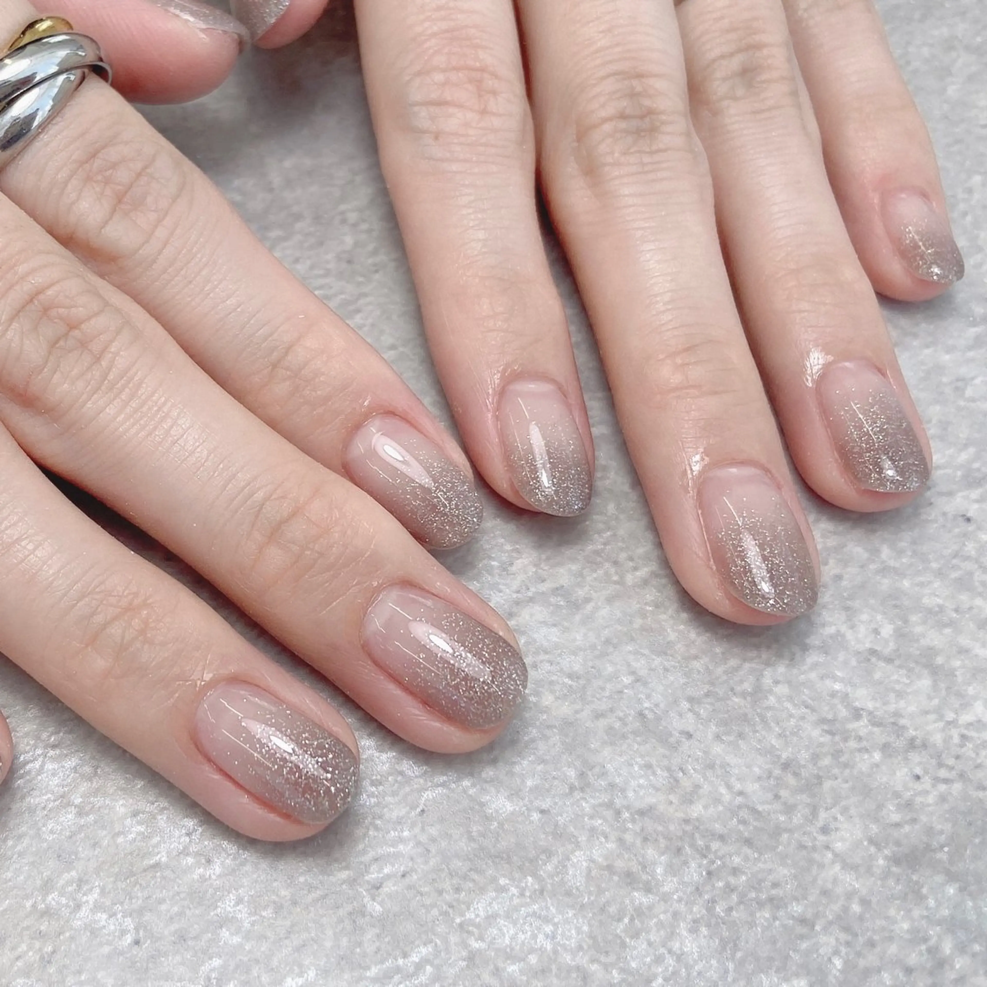 【オフあり】ハンド💅🏻ラメグラデーションの写真