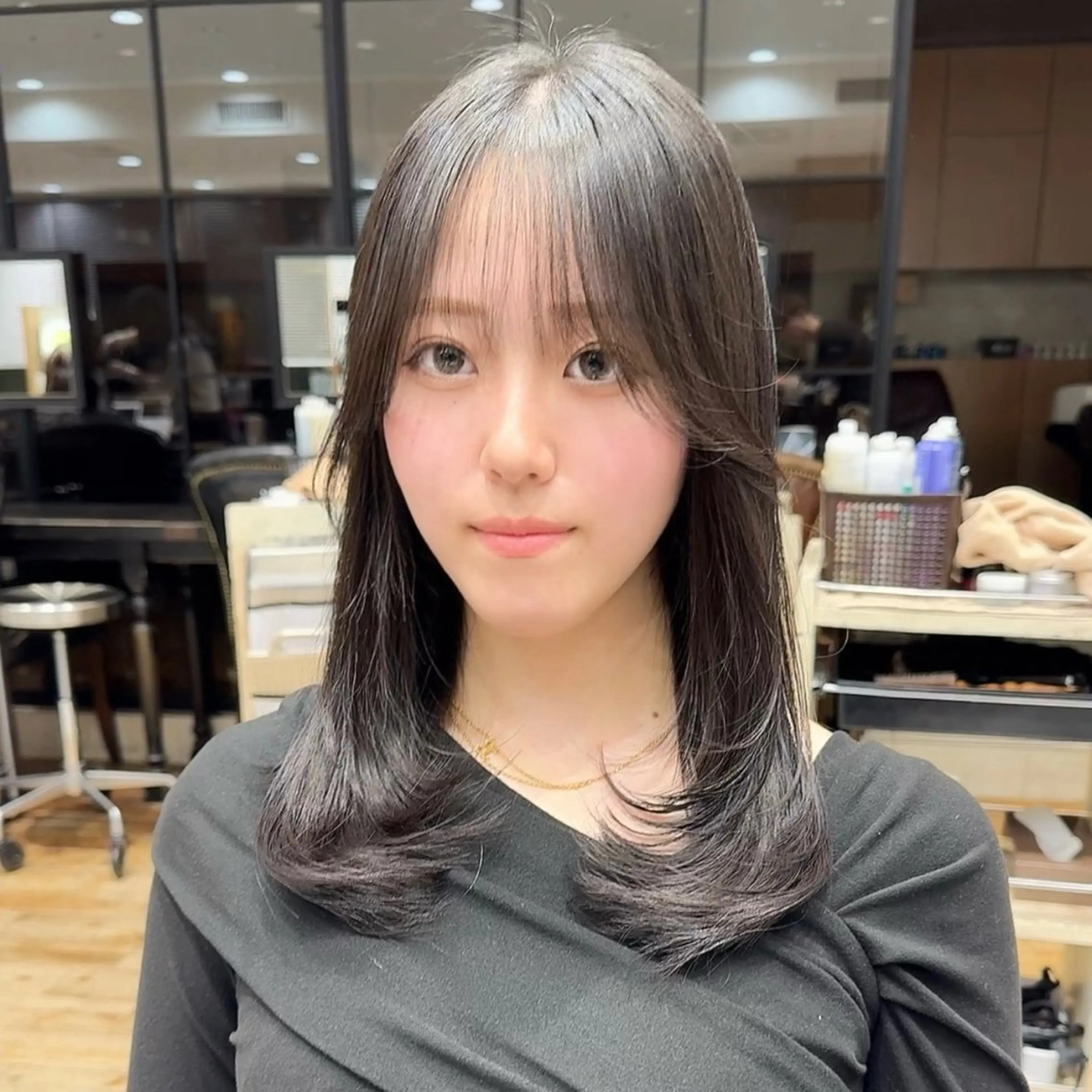 ロング カット トリートメント 新宿/レイヤー 顔周りカット溝手優太のヘアスタイル