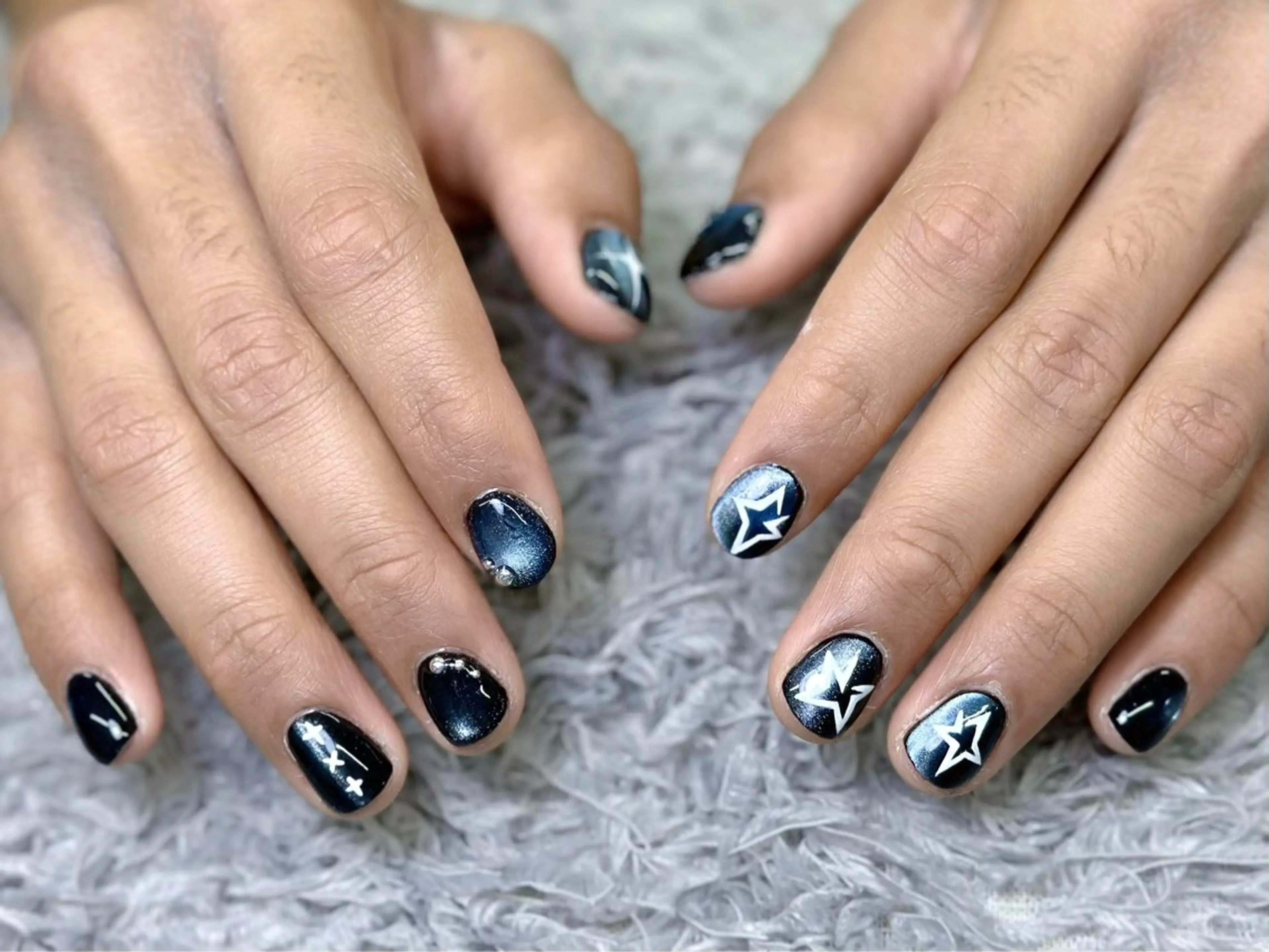 ネイル ハンドネイル 新宿AOI フォルム重視のネイルデザイン