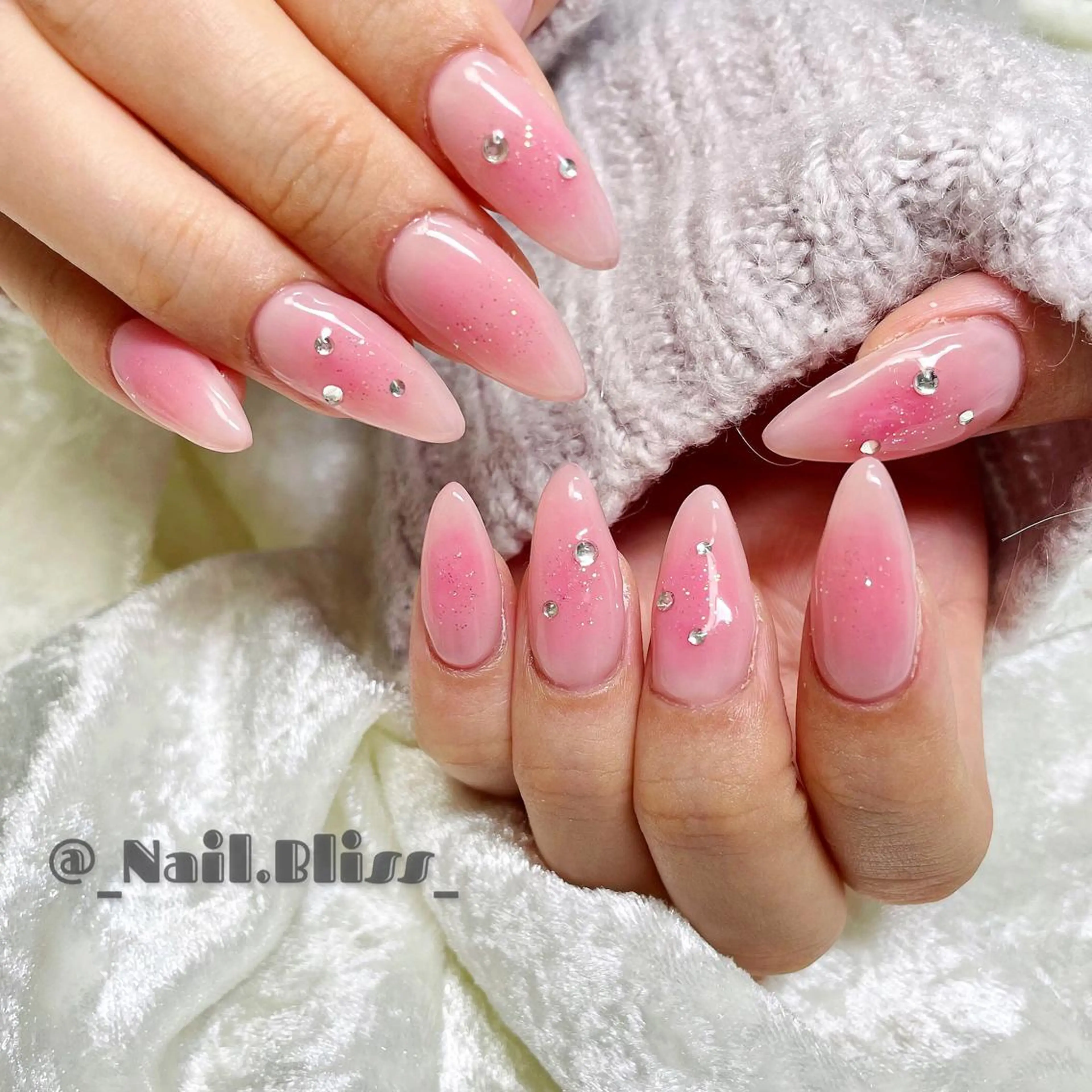 ネイル チークネイル ハンドネイル NAIL BLISSのネイルデザイン
