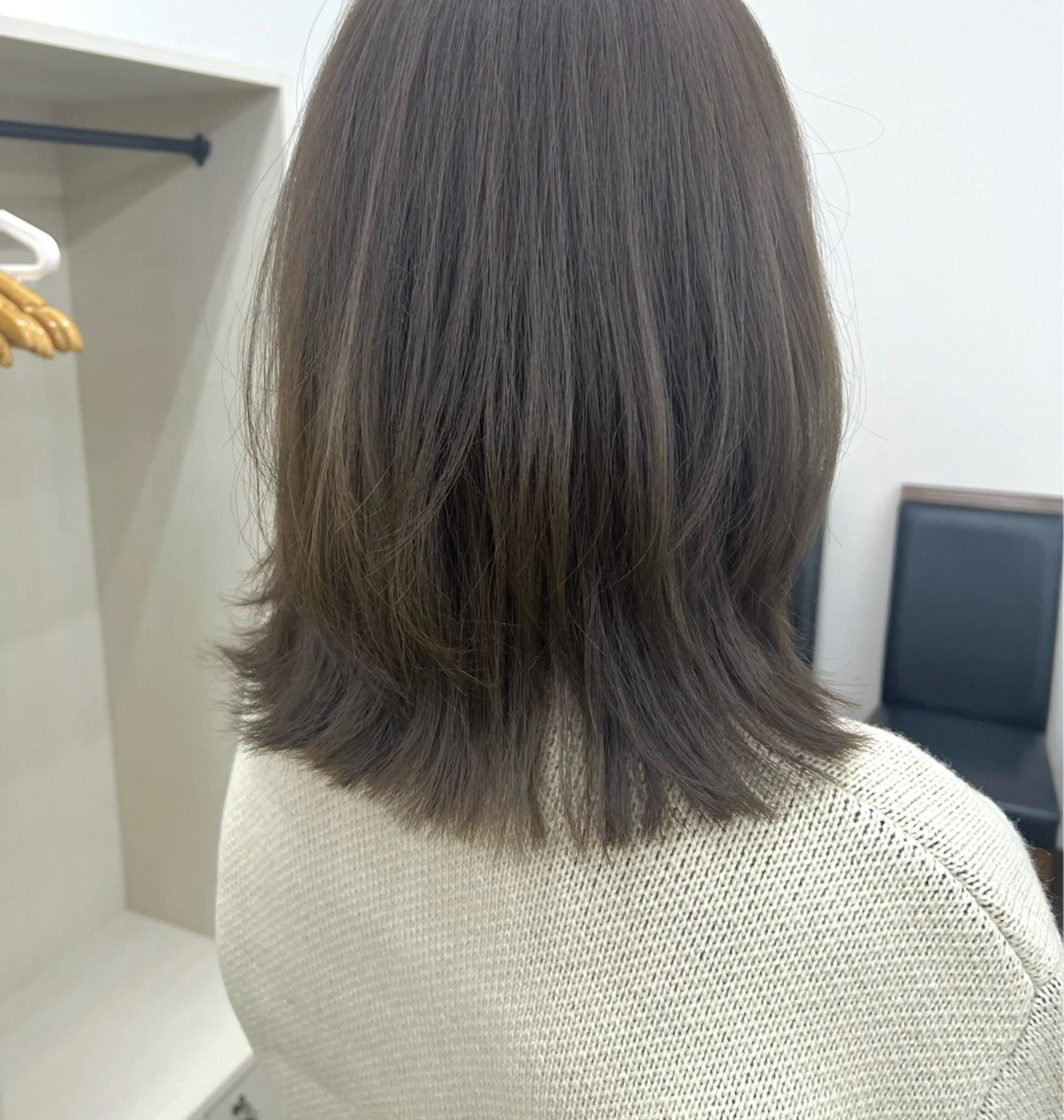 セミロング カラー カット ヘアカラー 藤野 莉奈のヘアスタイル