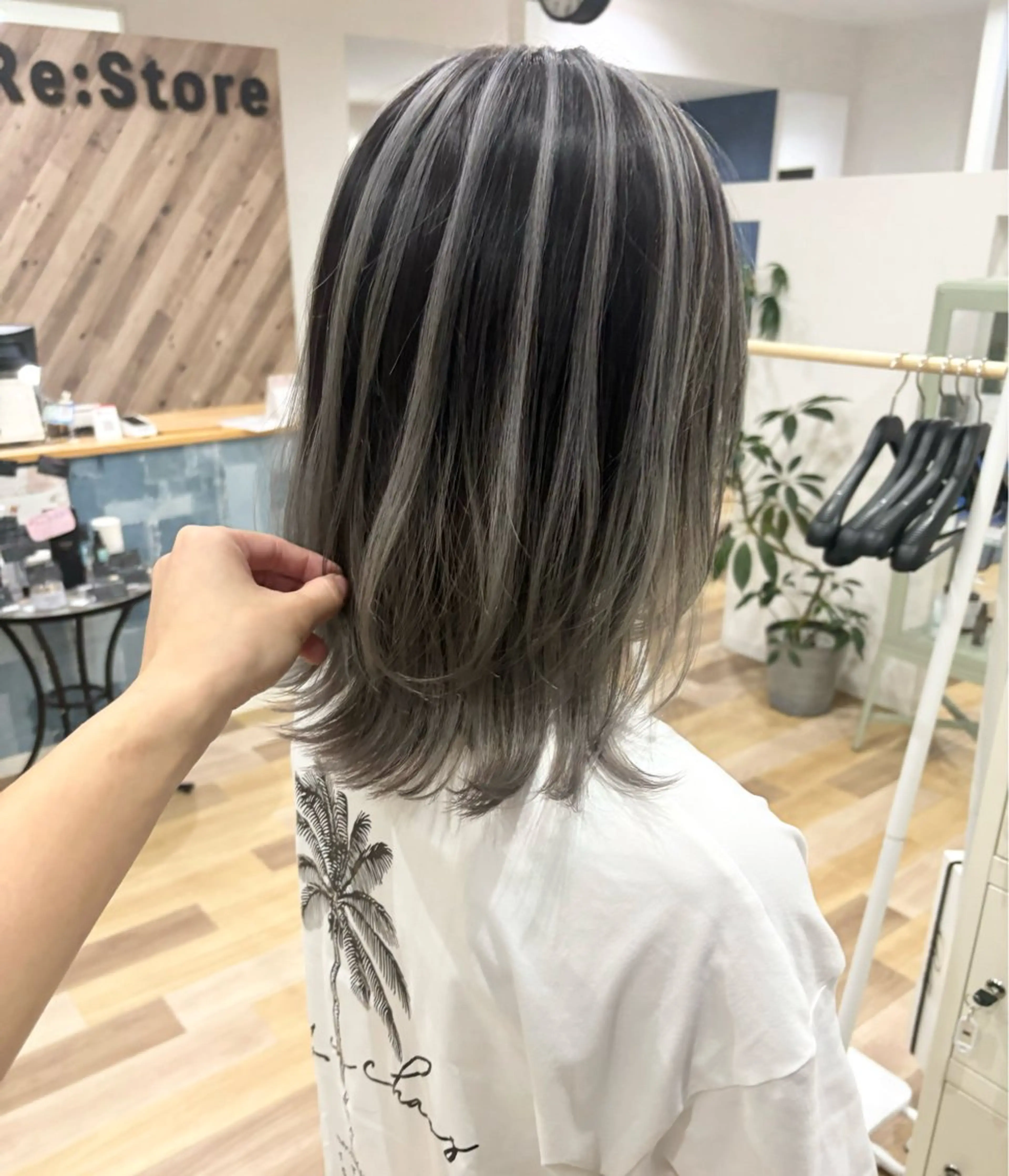 ミディアム カット ヘアカラー トリートメント ケアブリーチ 黒瀬有汰のヘアスタイル