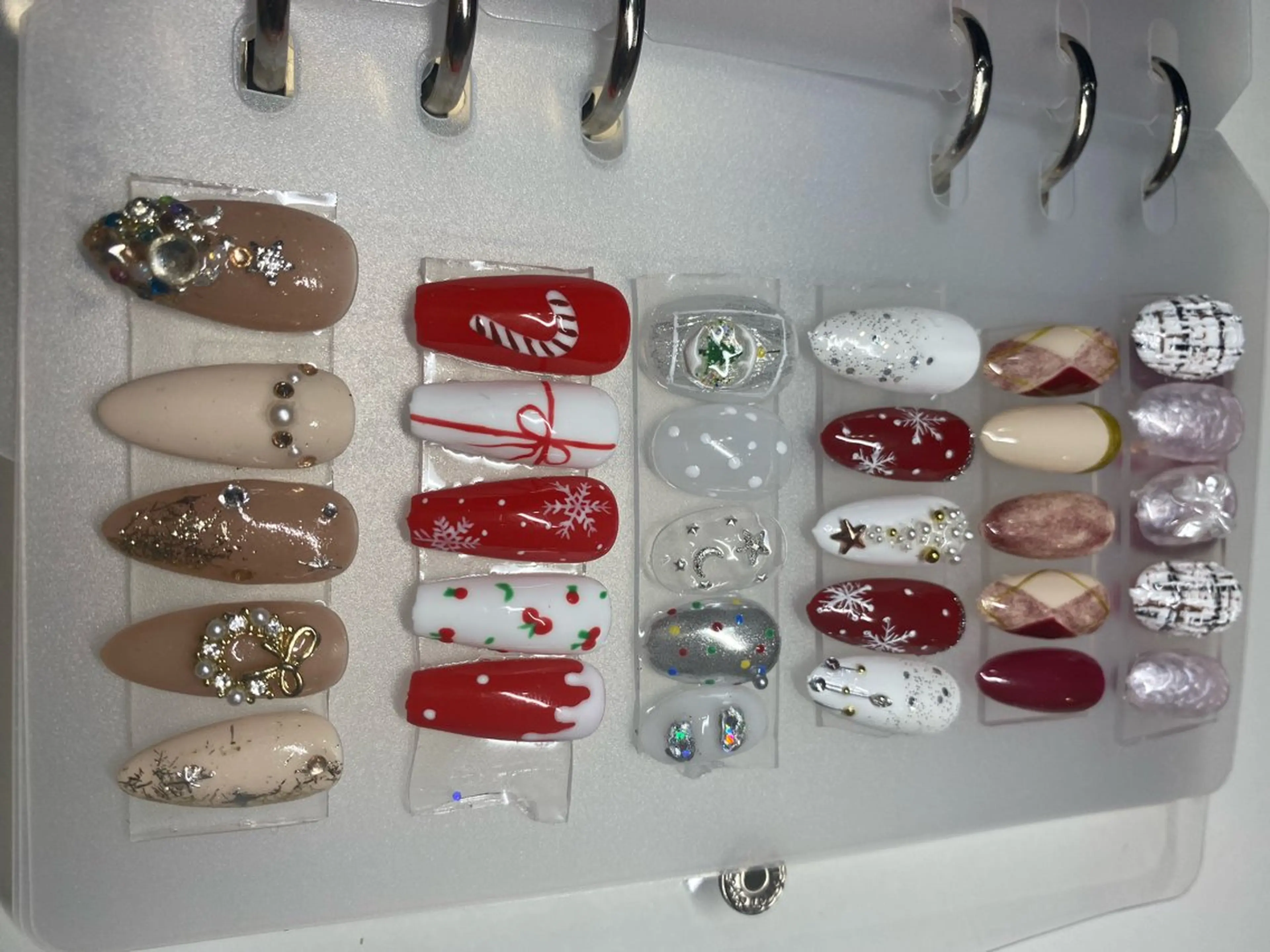 ネイル 冬ネイル クリスマス Hi beauty 渋谷のネイルデザイン