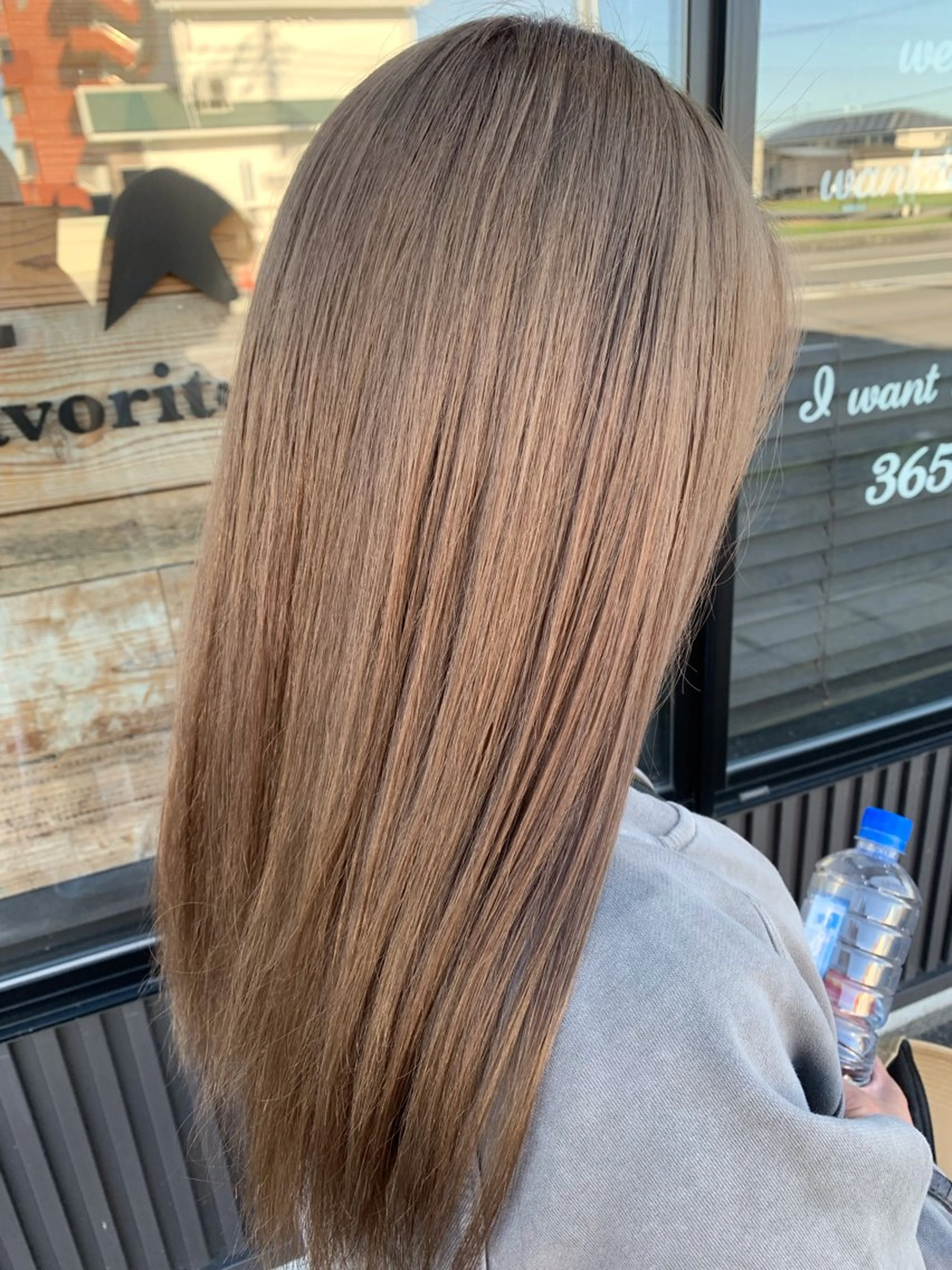 ロング カラー 羽間 有咲のヘアスタイル