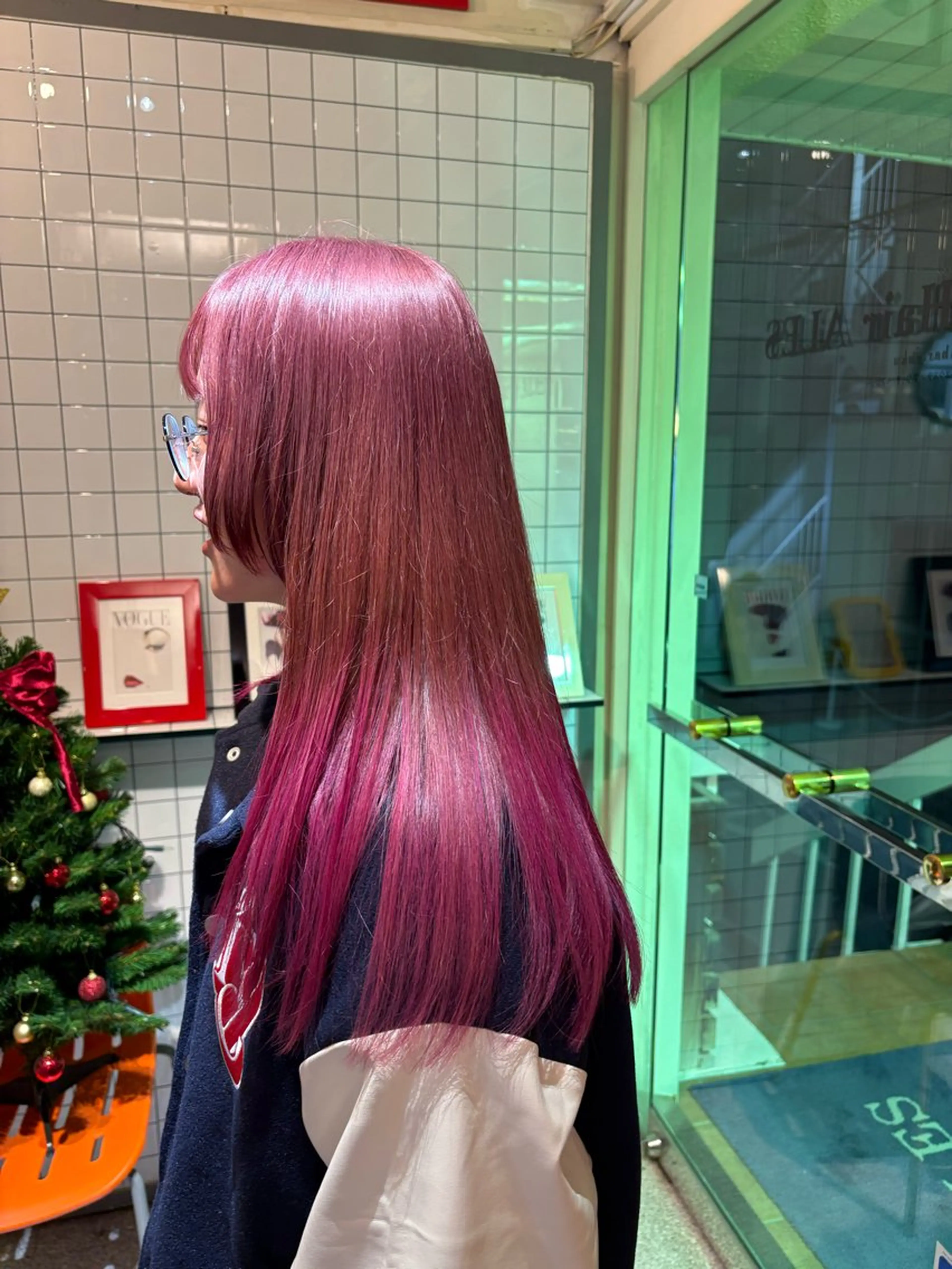 カラー エクステ ハイトーン 💭黒崎ハルカのヘアスタイル