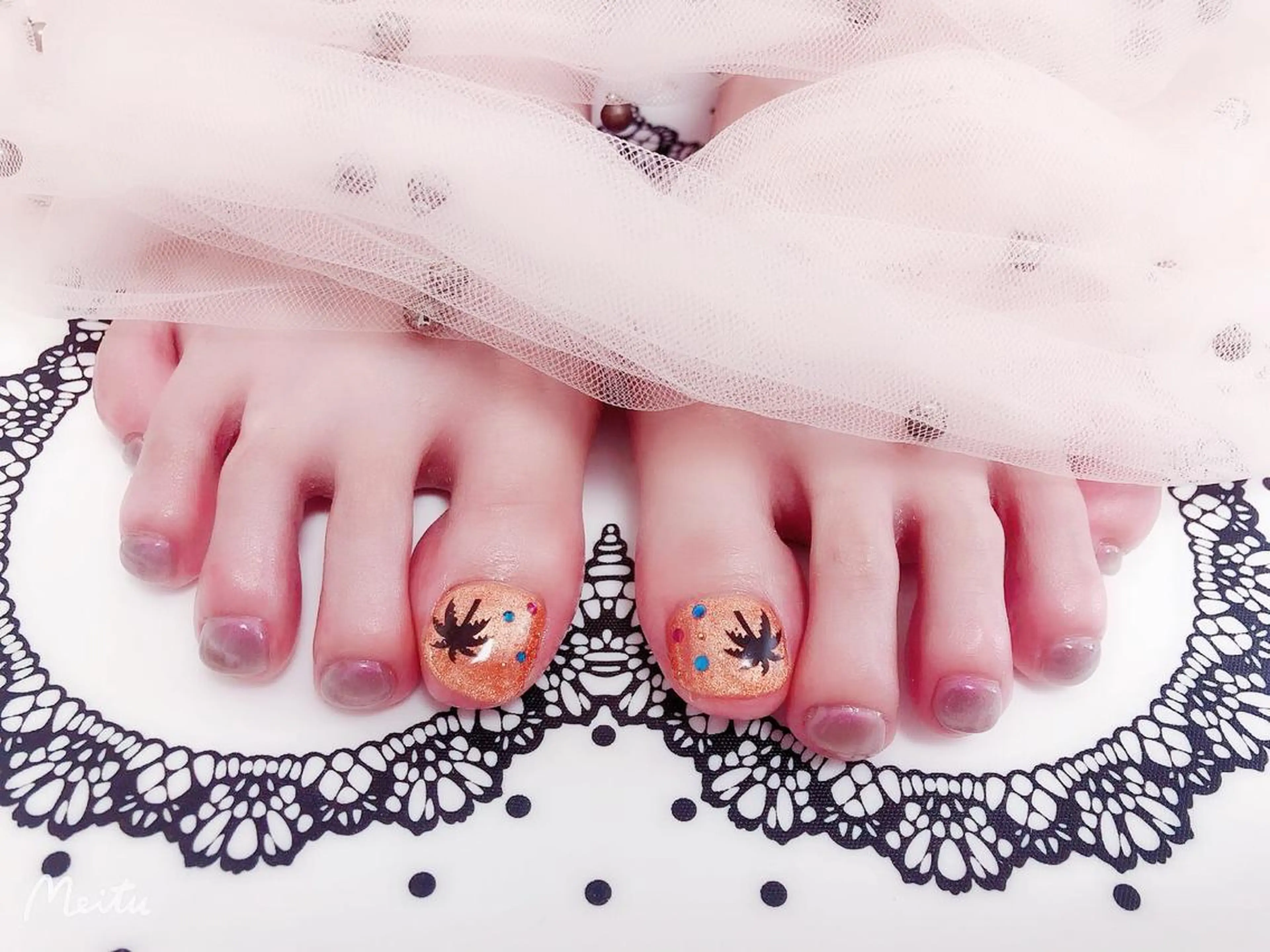 ネイル フットネイル マジック ミラーのネイルデザイン