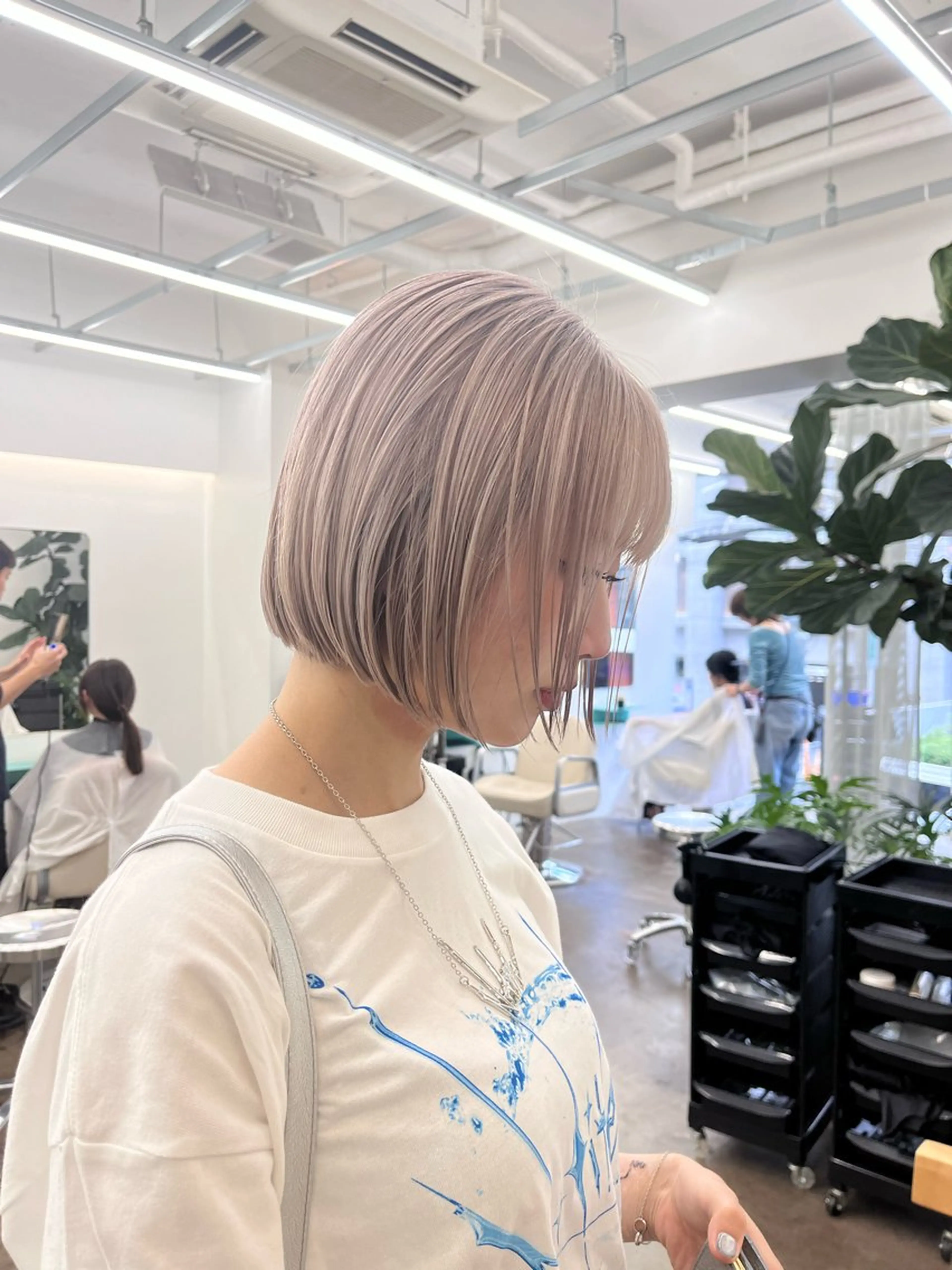 ショート カラー ムード造るハイトーン ケアブリーチ/ユウキのヘアスタイル