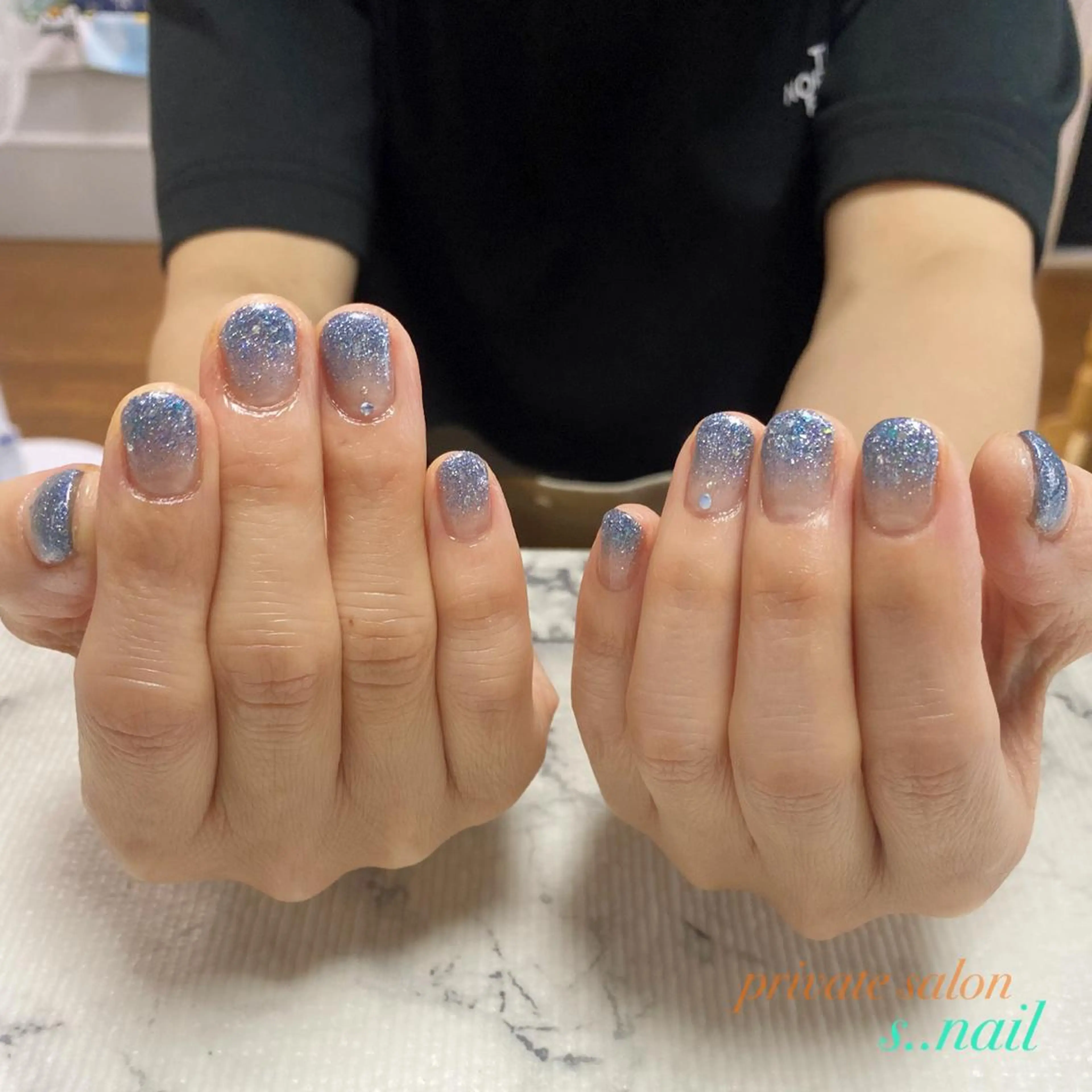 ネイル ブルー グリーン ラメ(グリッター) ハンドネイル フットネイル s..nail / MORITAのネイルデザイン
