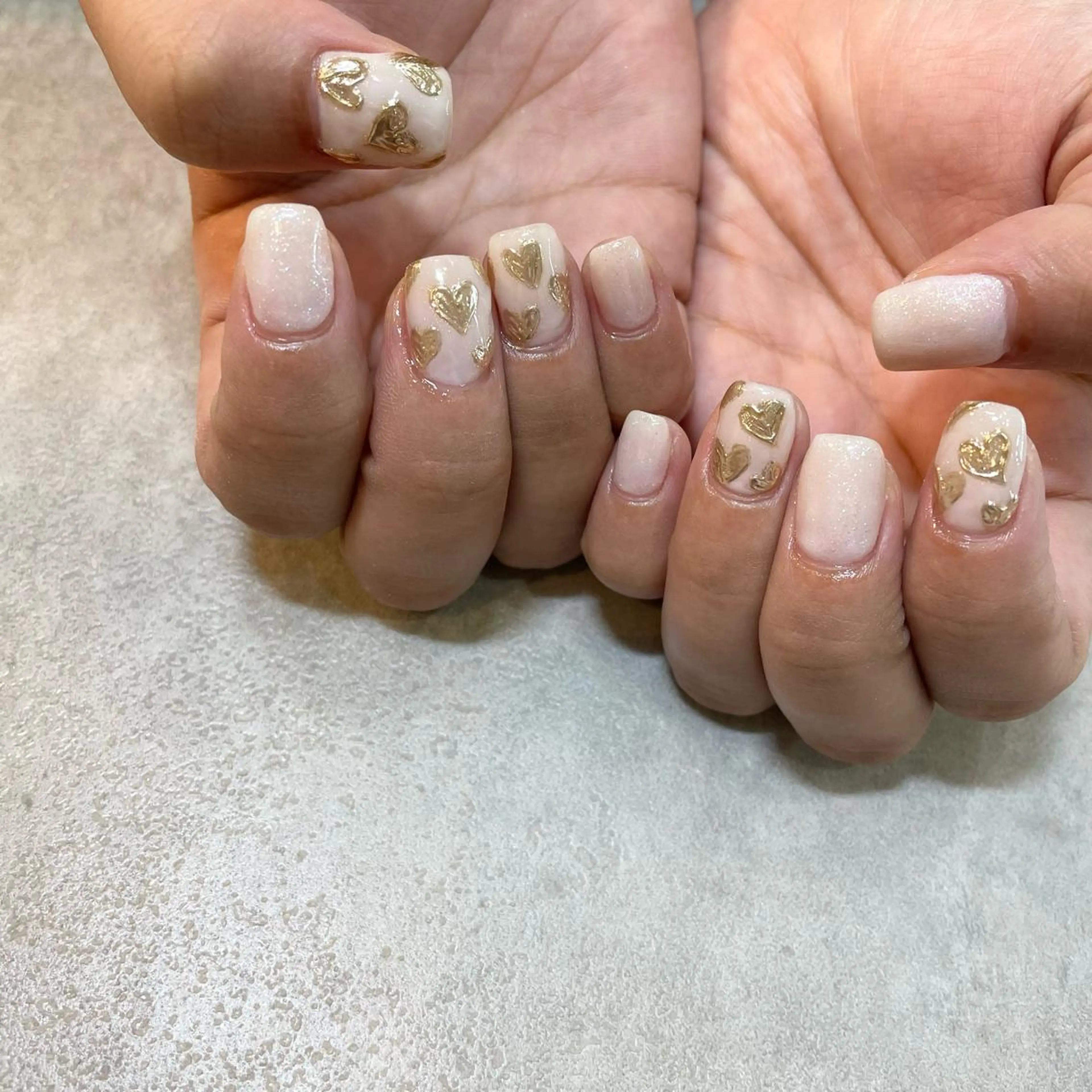 ネイル ハート ミラーネイル Nail Salon Gummi.のネイルデザイン