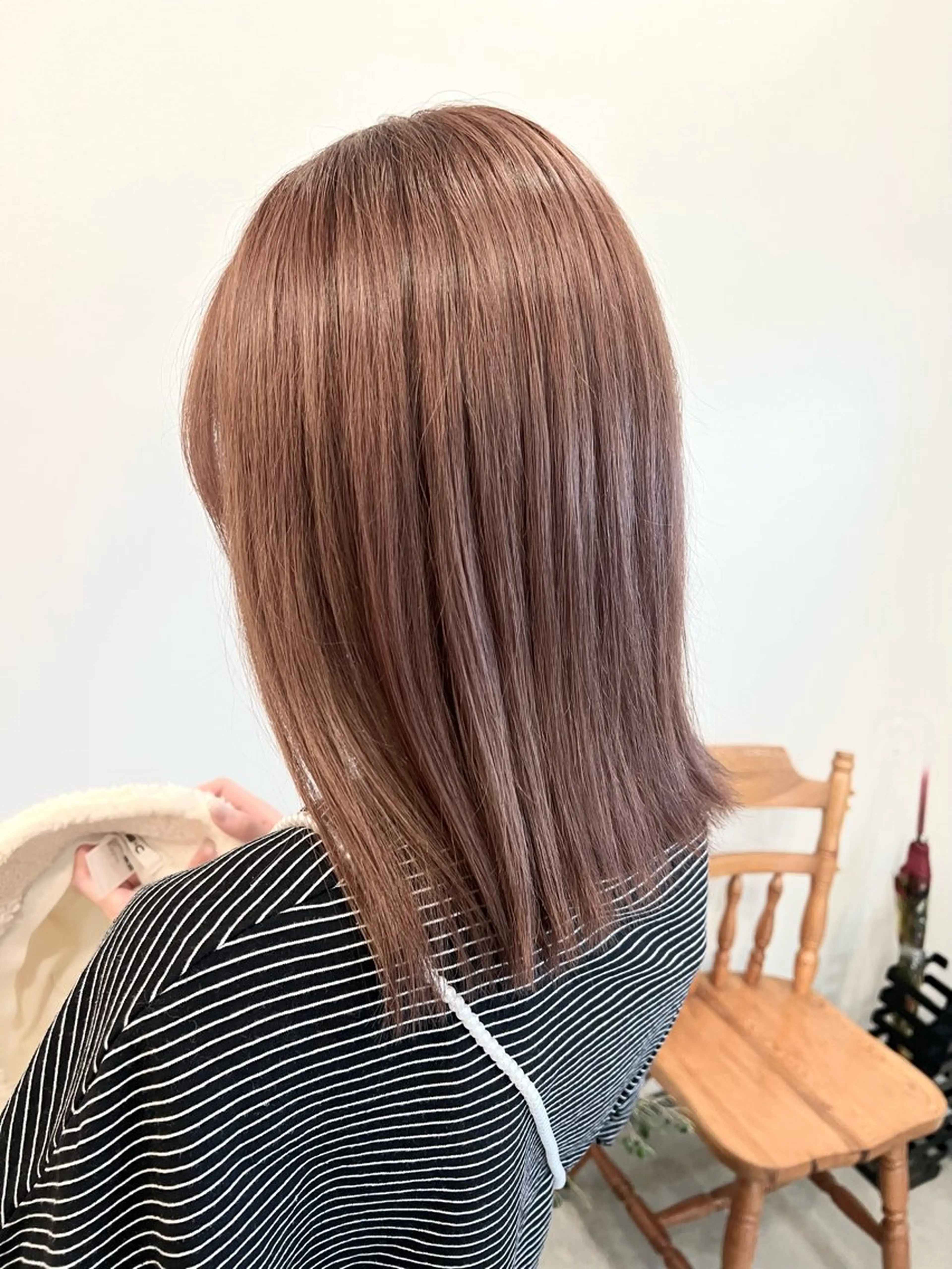 ミディアム カラー ベージュカラー ピンクカラー ピンクベージュ ヘアカラー 今田 飛奈のヘアスタイル