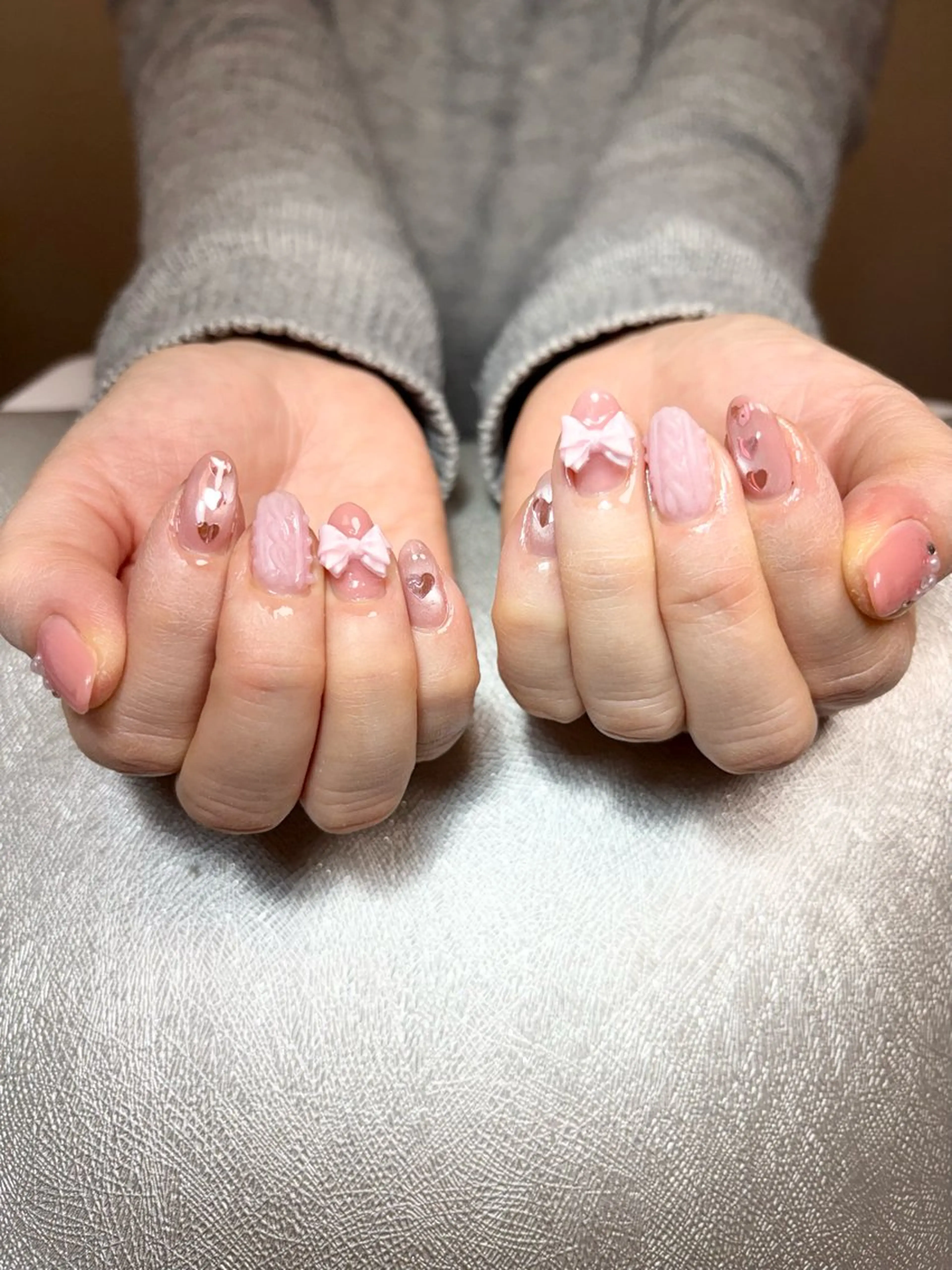 ネイル ハート ホログラムネイル ピンク リボン ハンドネイル ✨韓国✨nail salonLumieのネイルデザイン
