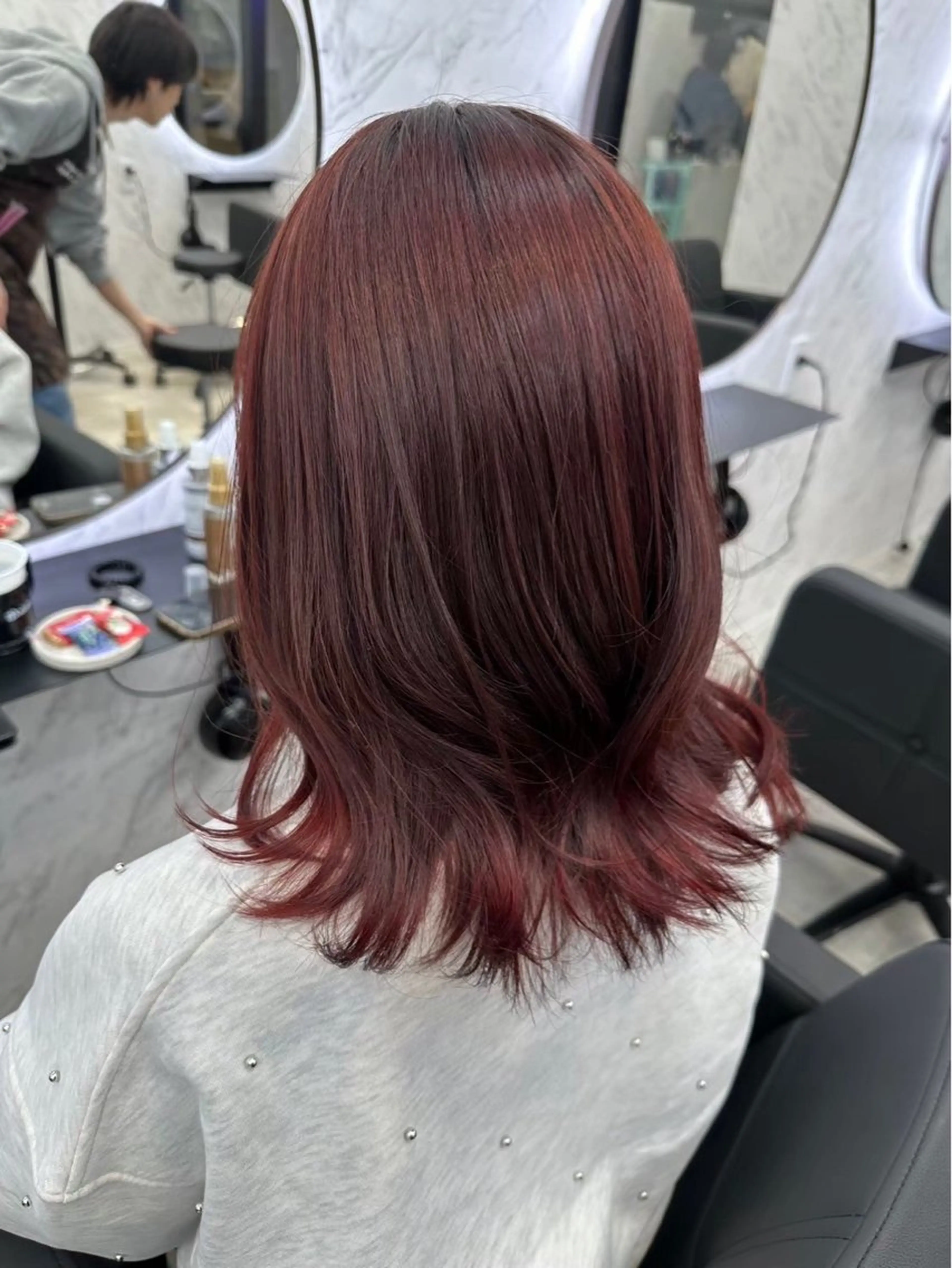 ミディアム カラー レッドカラー hair salon dot. mooda 韓国風サロン 町田店所属・韓国風ヘア🎀🩶 /♡𝓝𝓸𝓪♡のヘアスタイル