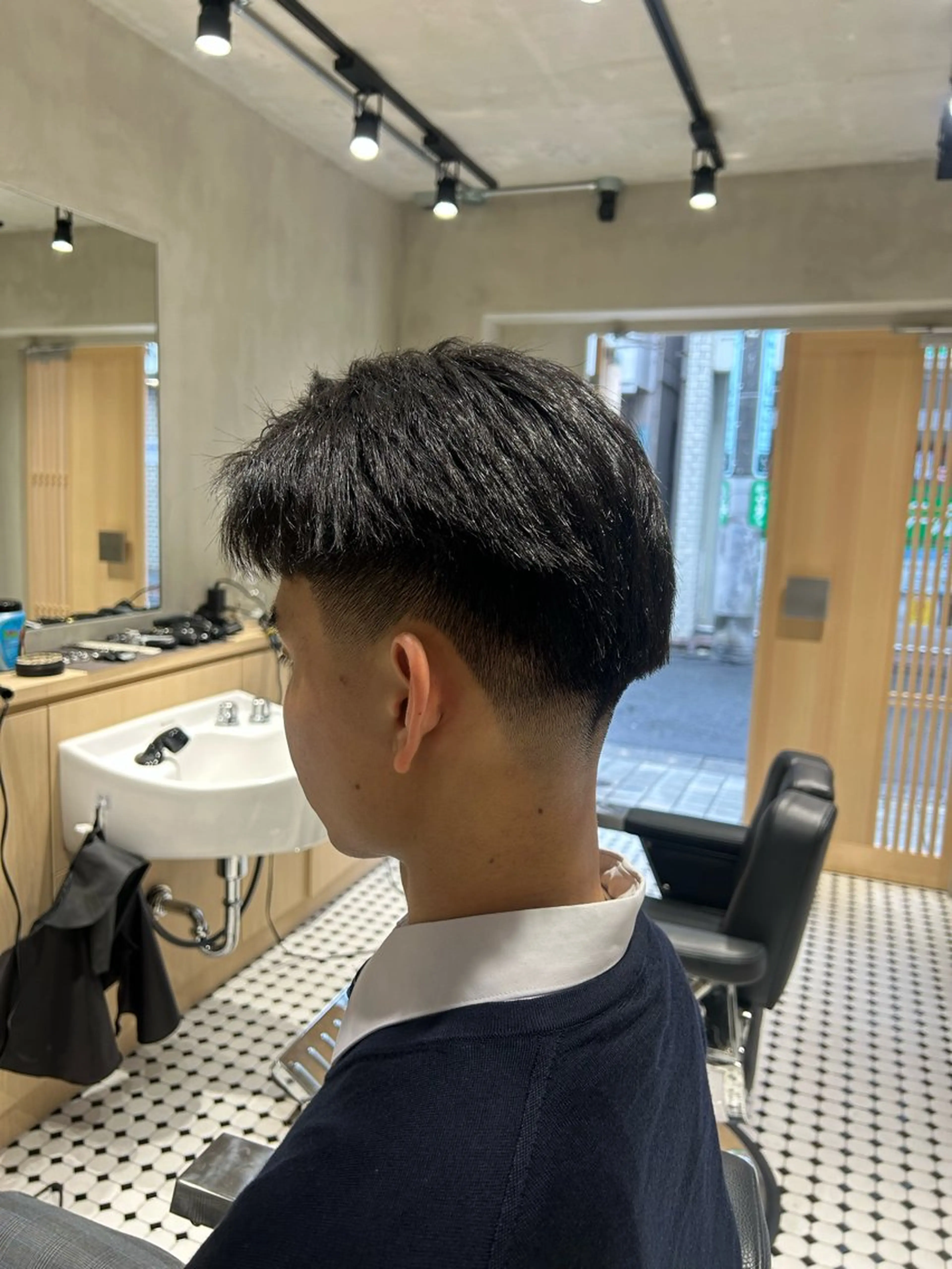 ショート メンズ センターパート フェードカット ショートヘア 【明大前フェード/ メンズパーマ/岳】のヘアスタイル