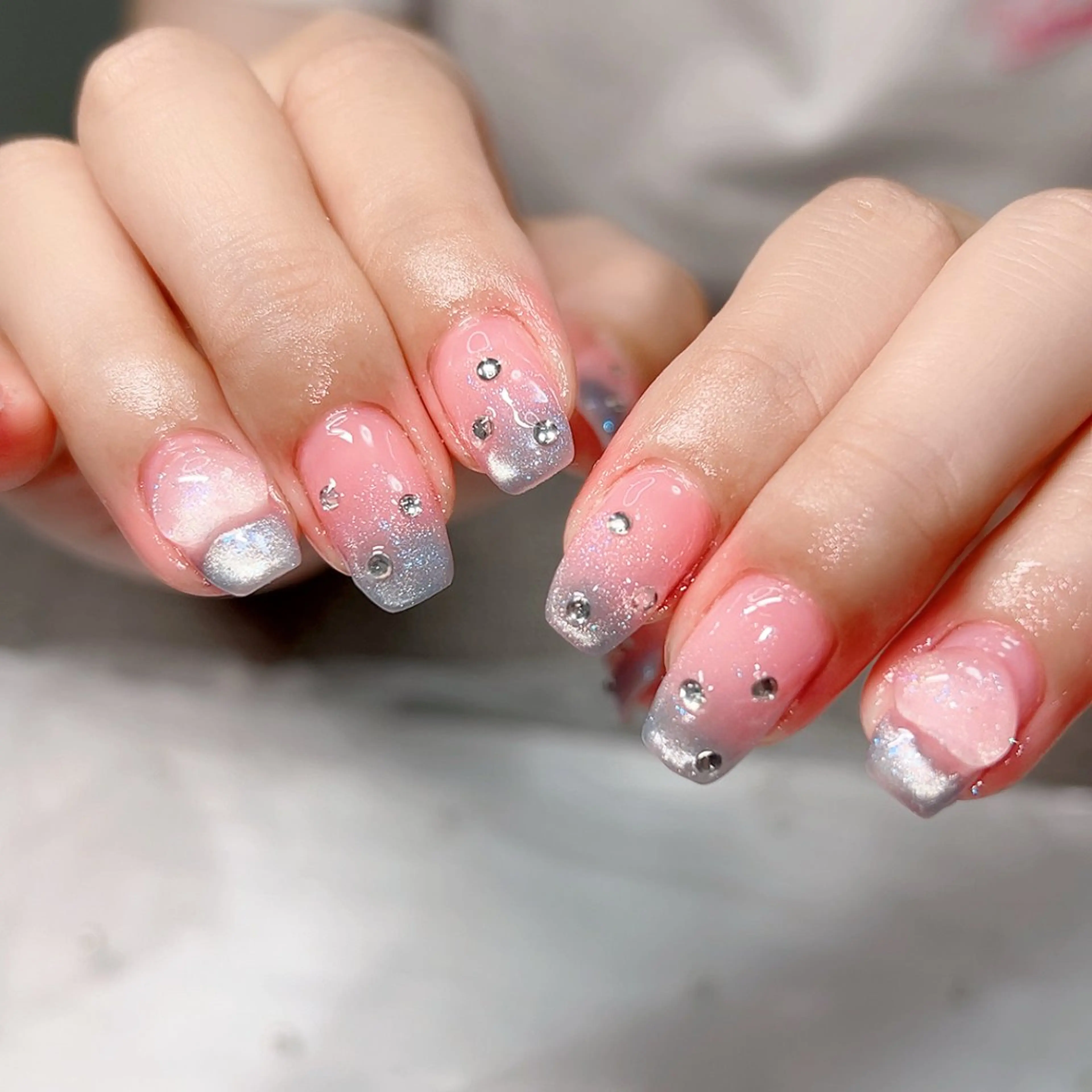 ネイル フラワーネイル ガーリー レース ブライダルネイル ホワイト Cute Tips nailのネイルデザイン
