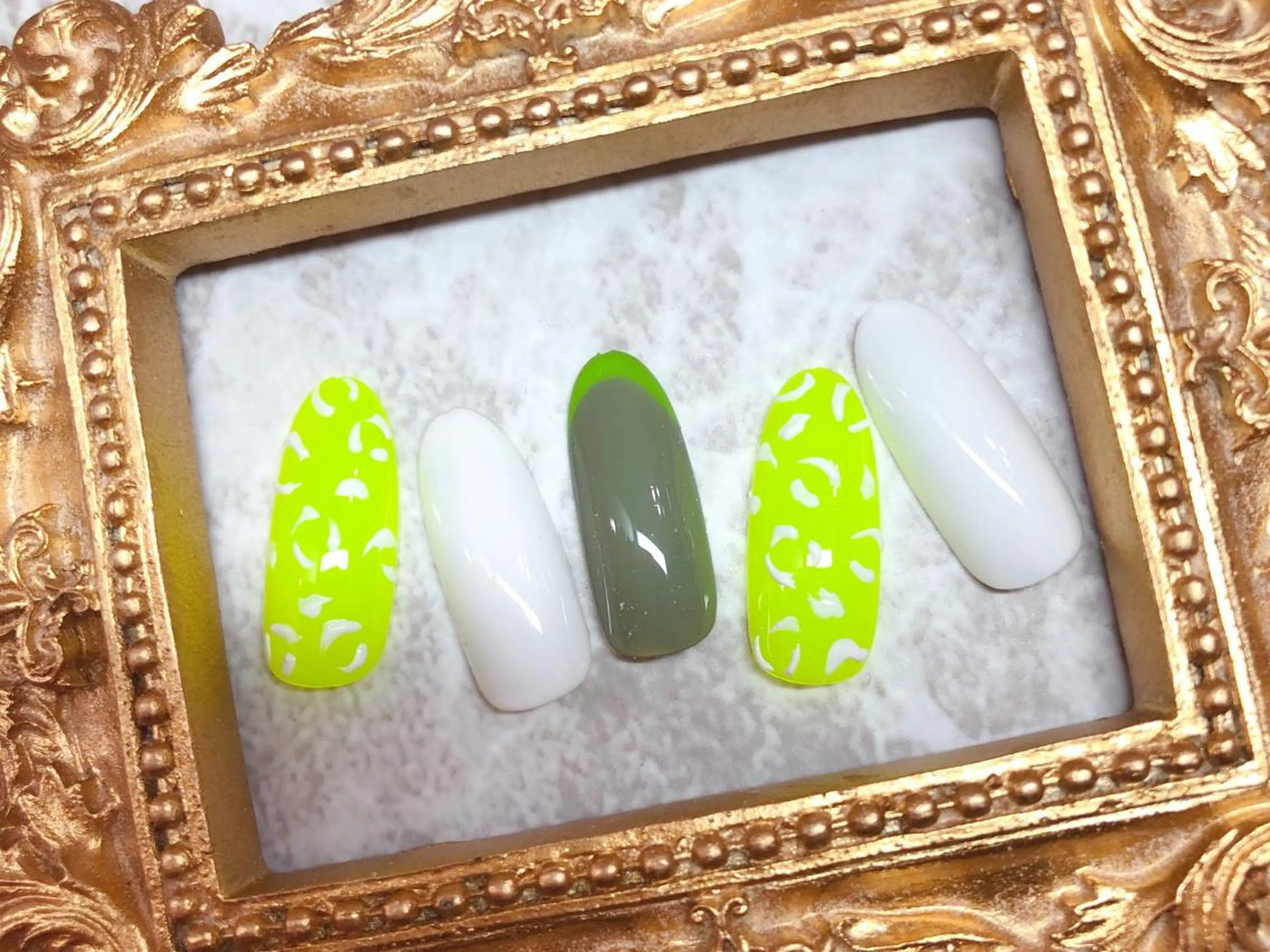 ネイル ハンドネイル マジック ミラーのネイルデザイン