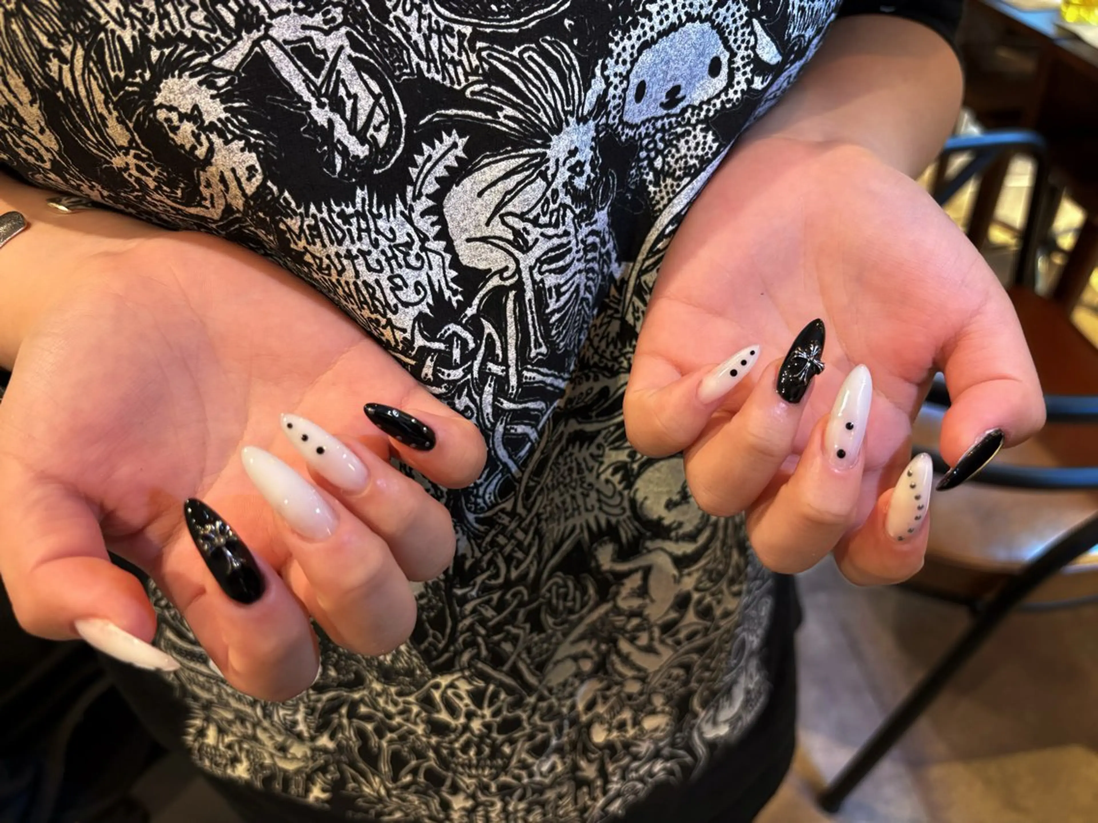 ネイル アートネイル 持ち込み ハンドネイル TI NAILのマツエク・マツパデザイン