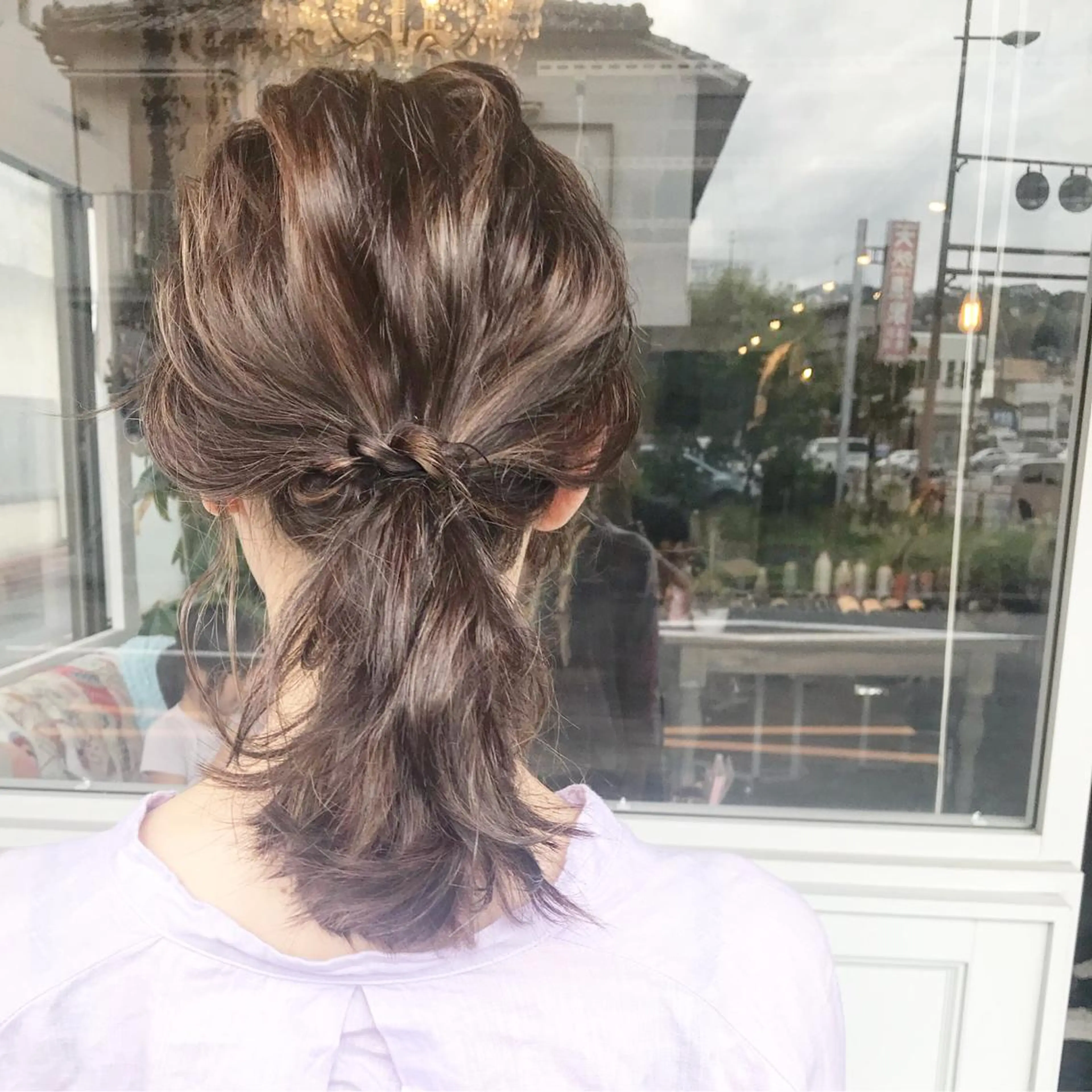 ミディアム カラー ヘアアレンジ 切りっぱなしボブ バレイヤージュ ブリーチ グラデーションカラー ハイライトカラー Mariana/ 鶴原-ハイライトのヘアスタイル