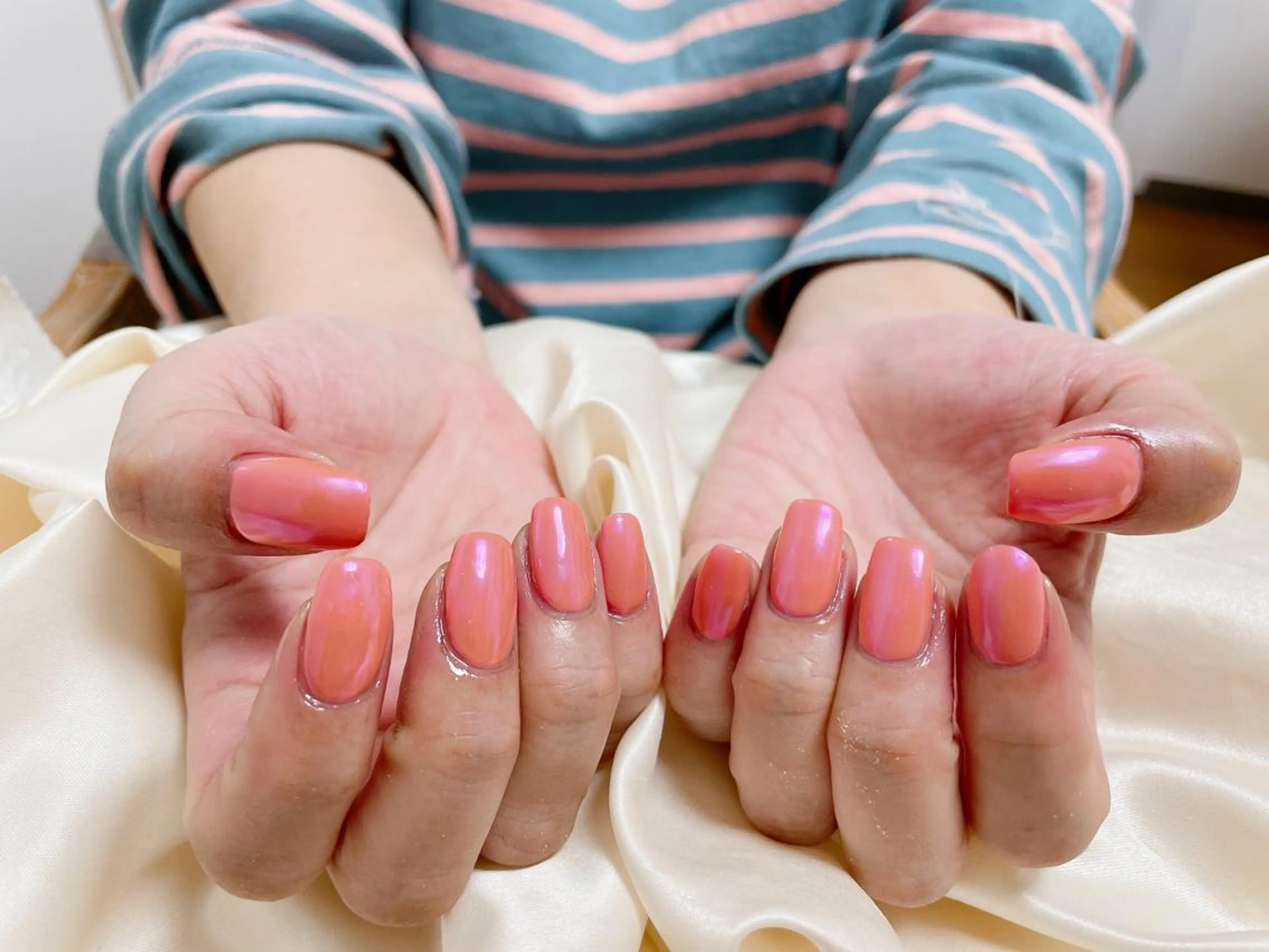 ネイル オーロラネイル ハンドネイル mogunail &blowのネイルデザイン