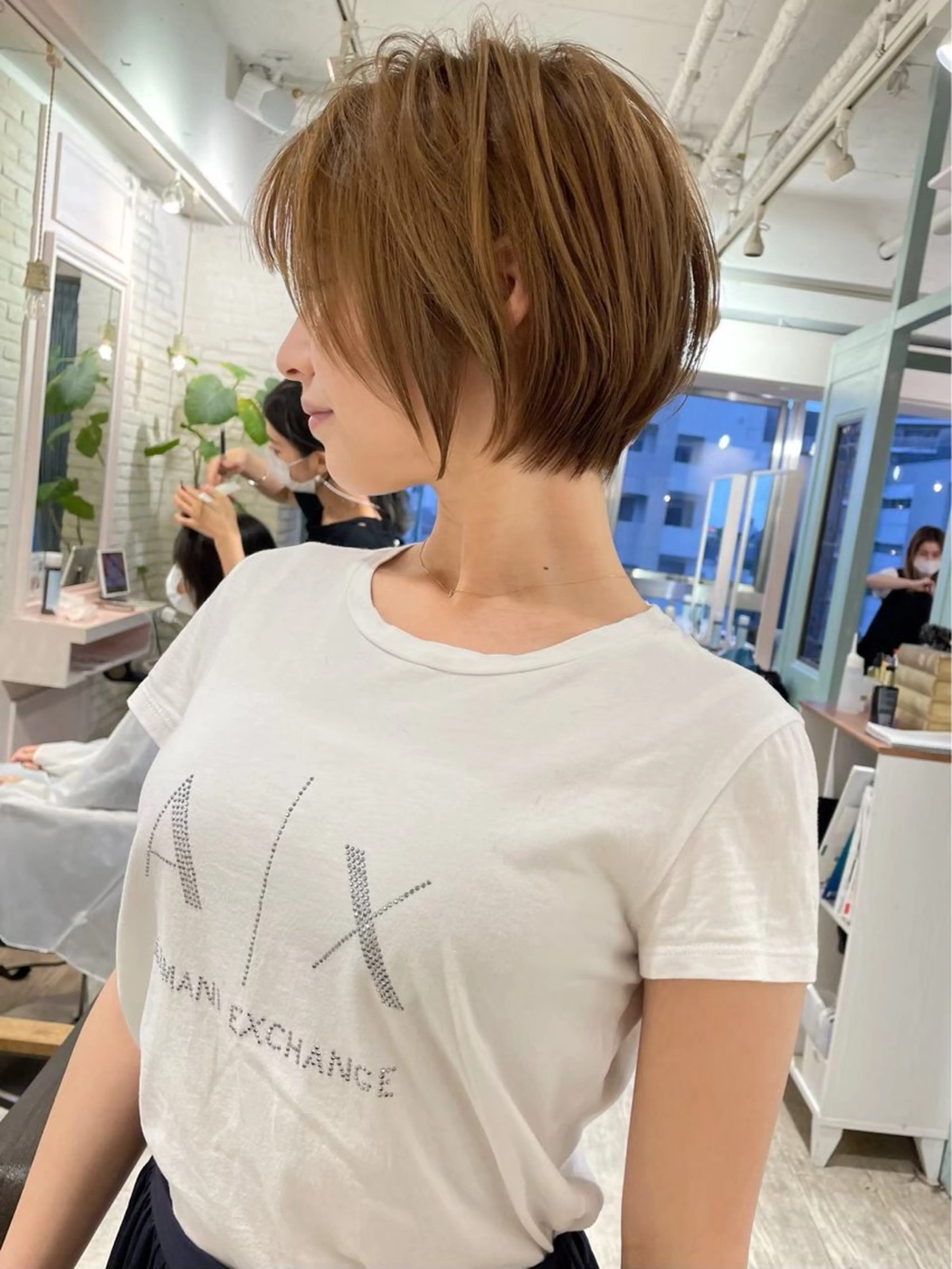 ショート くびれヘア 顔周りカット ハッシュカット 髪質改善 韓国風ヘア カット ヘアカラー トリートメント 博多ベージュ 🐻松井傑のヘアスタイル