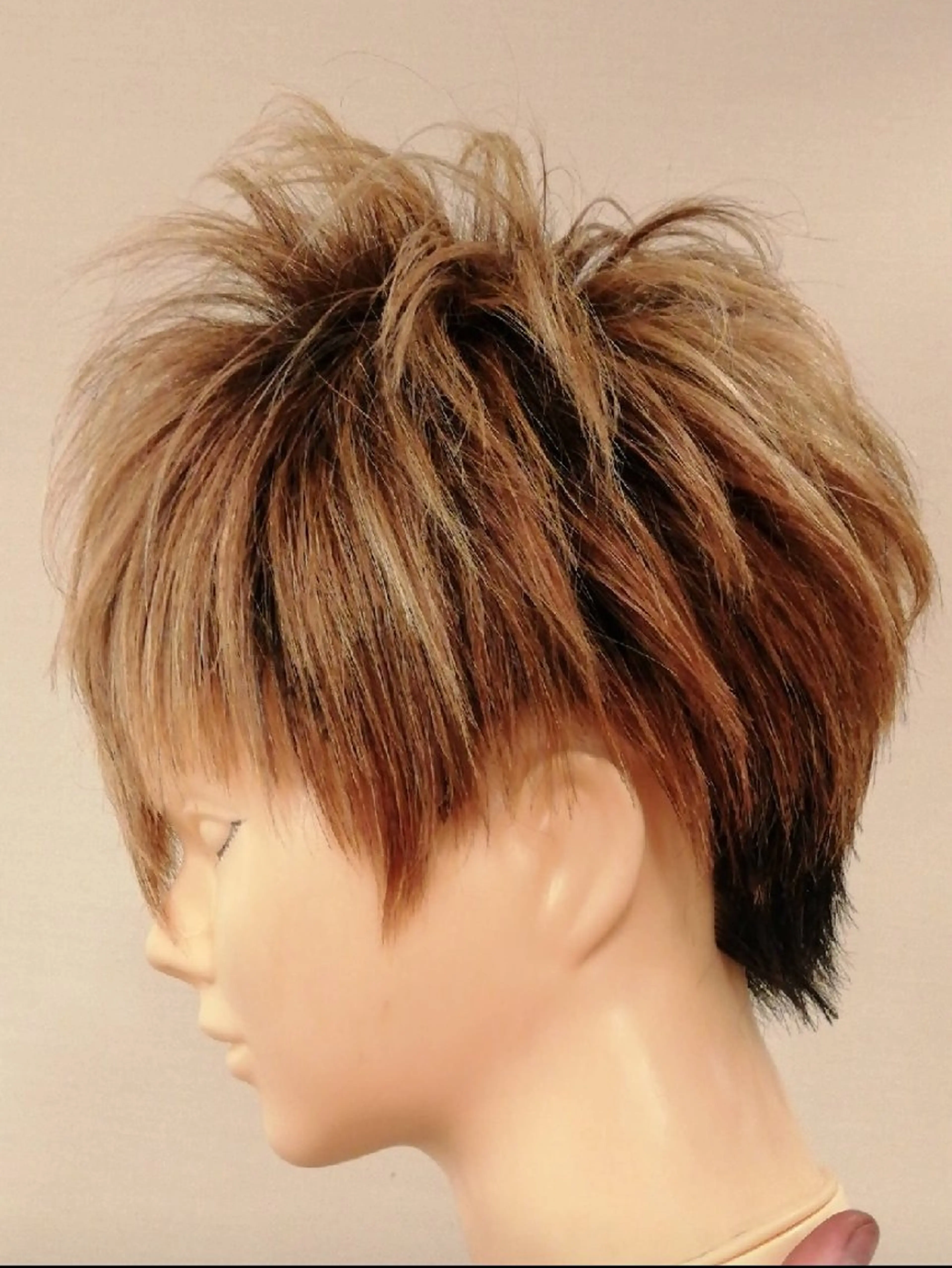 ショート カラー D/i所属・D/i |Y/no. 〈夜スパ17時〜〉のヘアスタイル