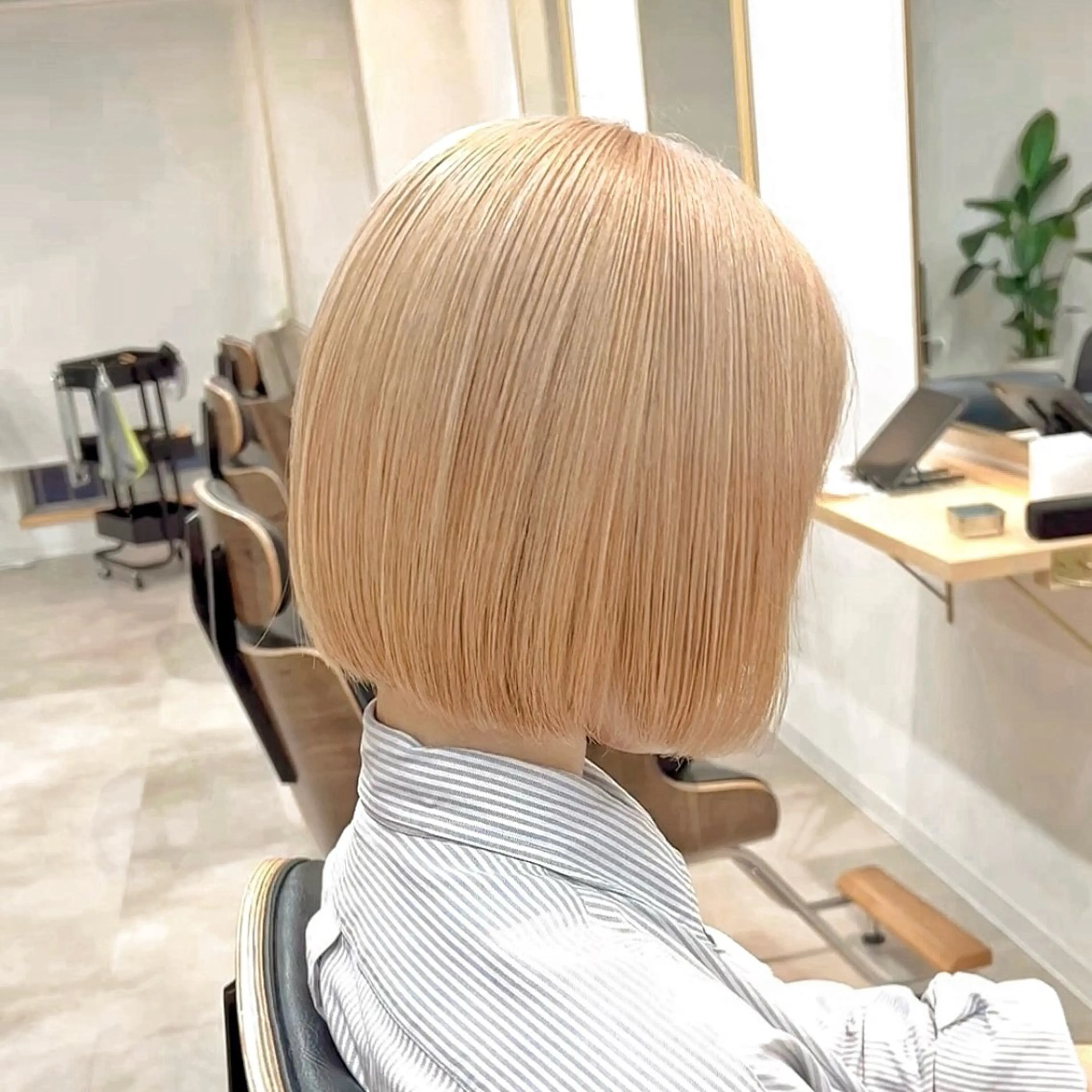 ショート カラー カット ヘアカラー トリートメント ボブ/韓国ボブ/ブリ ーチ/鈴木康平のヘアスタイル