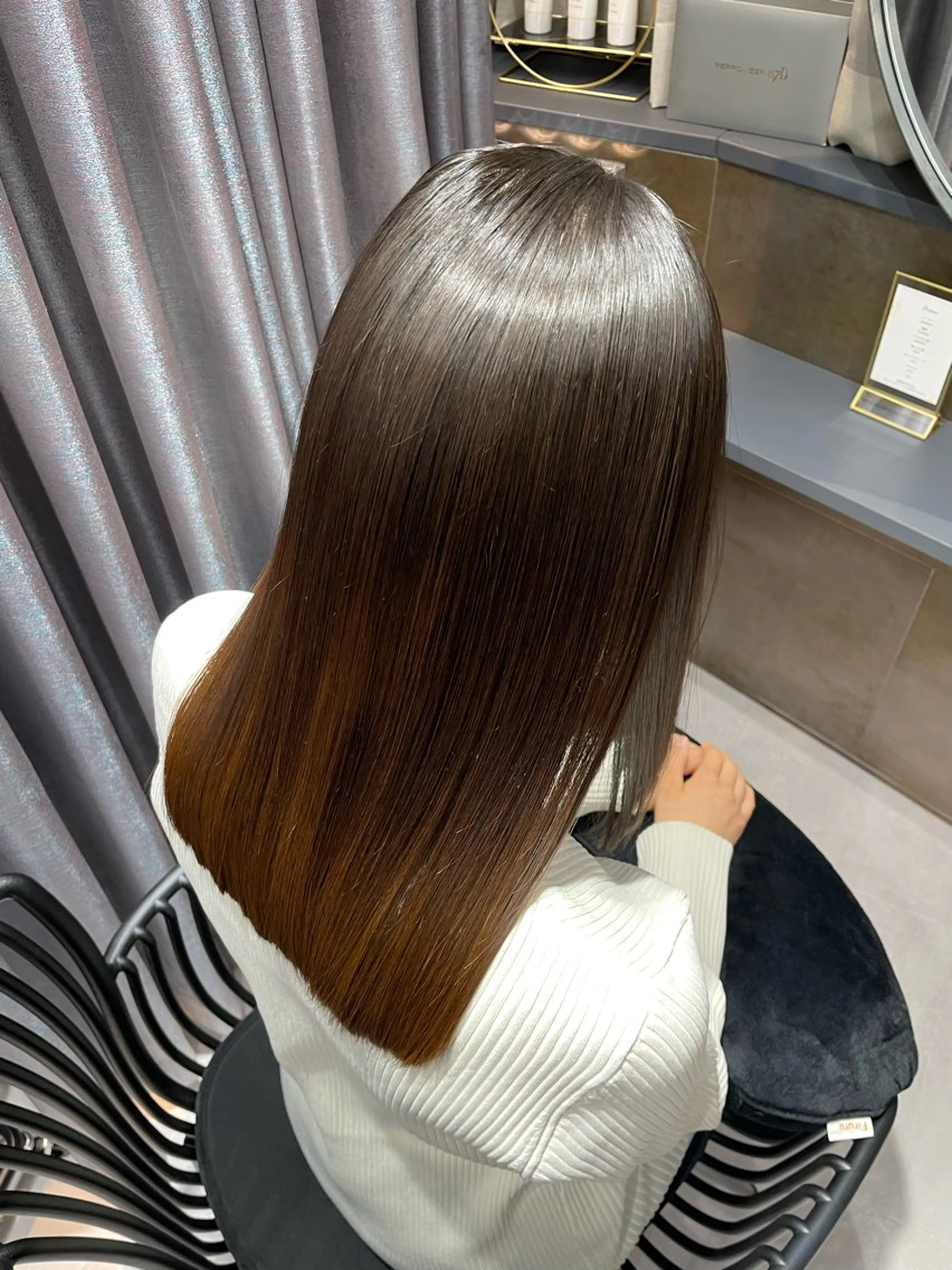 セミロング 半個室サロンyoures hair 髪質改善トリートメント東新宿店所属・榊原竜弥 髪質改善/美髪作りのヘアスタイル