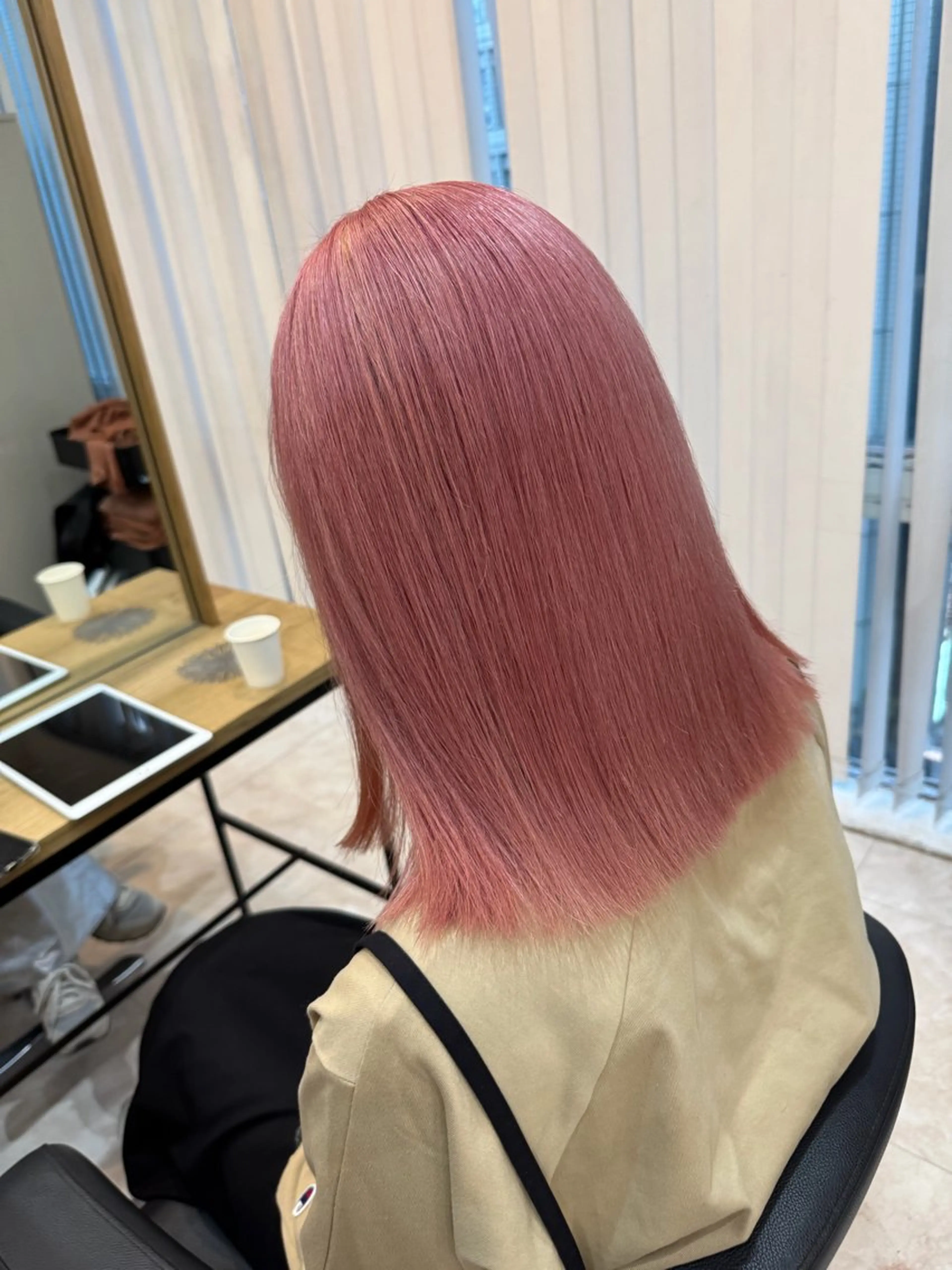 ミディアム カラー ベージュカラー ブリーチ 透明感カラー ダブルカラー ハイトーンカラー カット ヘアカラー トリートメント ブリーチ特化 梅田本多翔のヘアスタイル