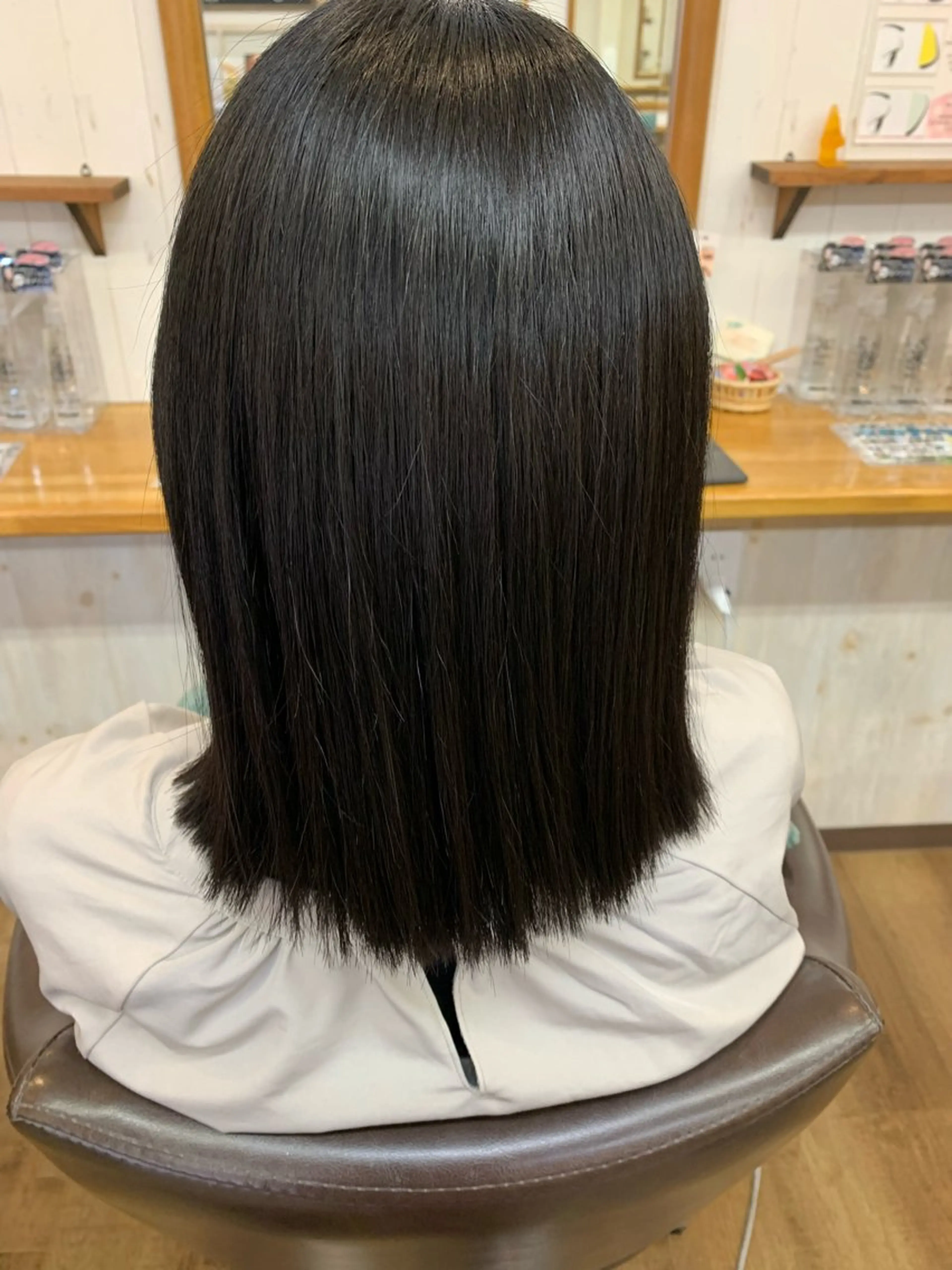 ミディアム 縮毛矯正 トリートメント 月岡 愛心のヘアスタイル