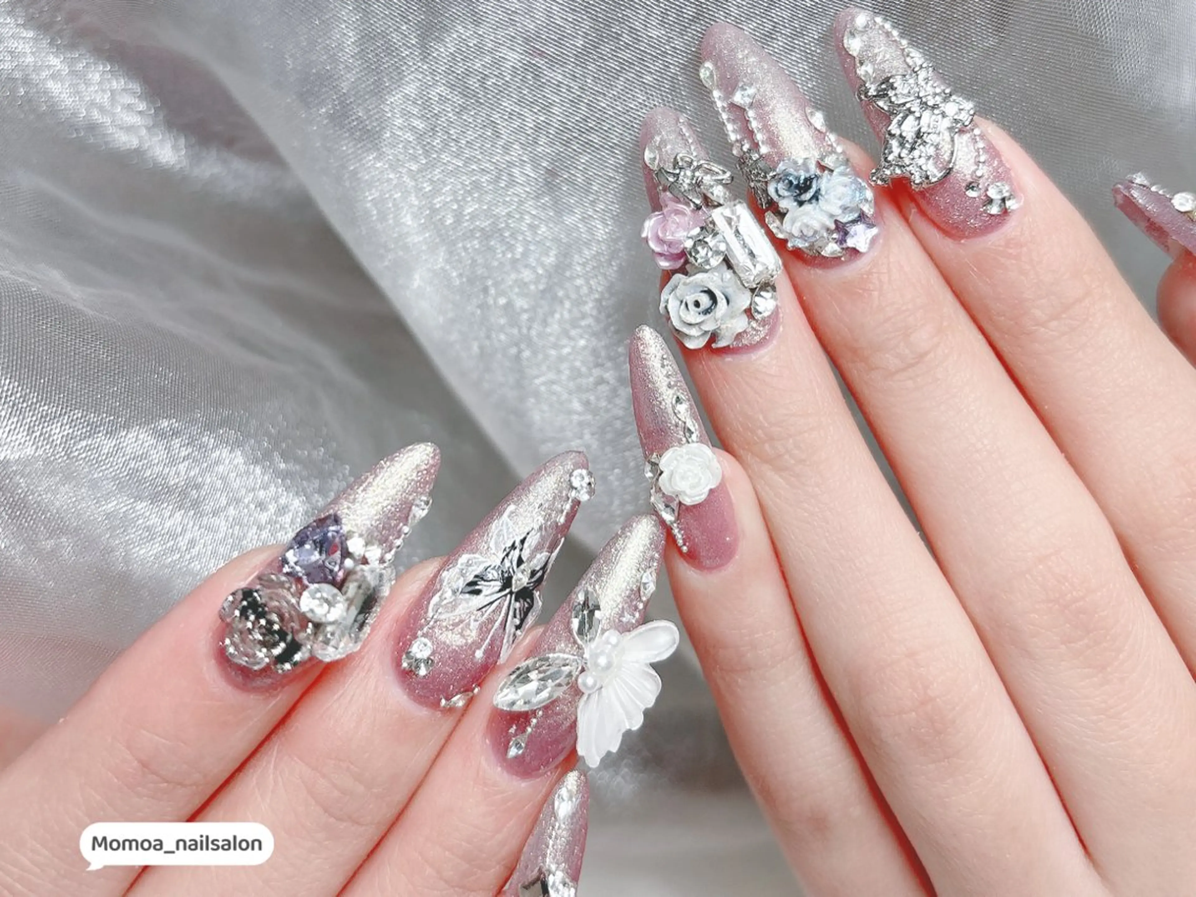 ネイル キラキラネイル 韓国ネイル スカルプネイル ハンドネイル MoMoA Nail ネイル長さ出し専門店のネイルデザイン