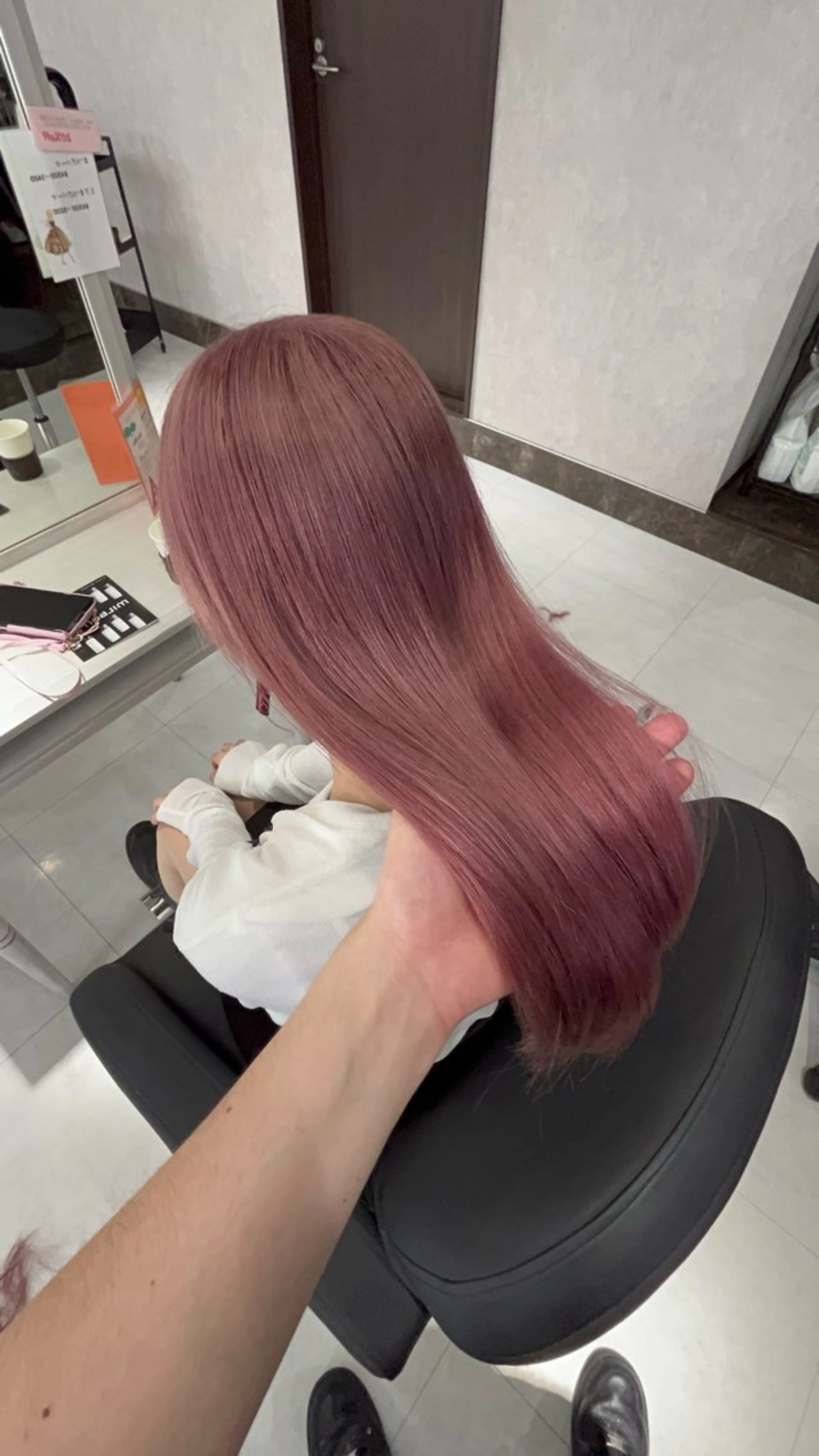 セミロング カラー ベージュカラー ブリーチ ケアブリーチ ピンクカラー ピンクベージュ カット ヘアカラー 🫧高鹿汰一髪質改善 /白髪ぼかし🫧のヘアスタイル