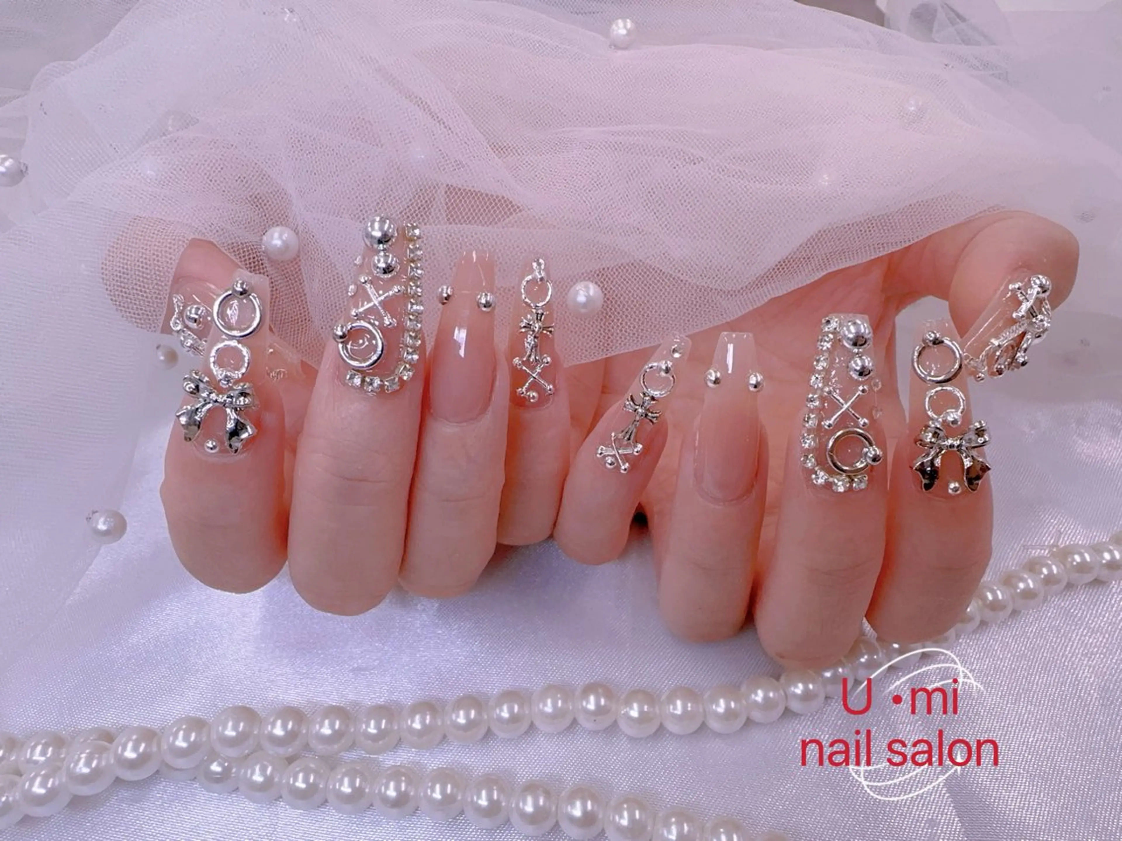 ネイル UMI ネイルサロン新宿🎀のネイルデザイン