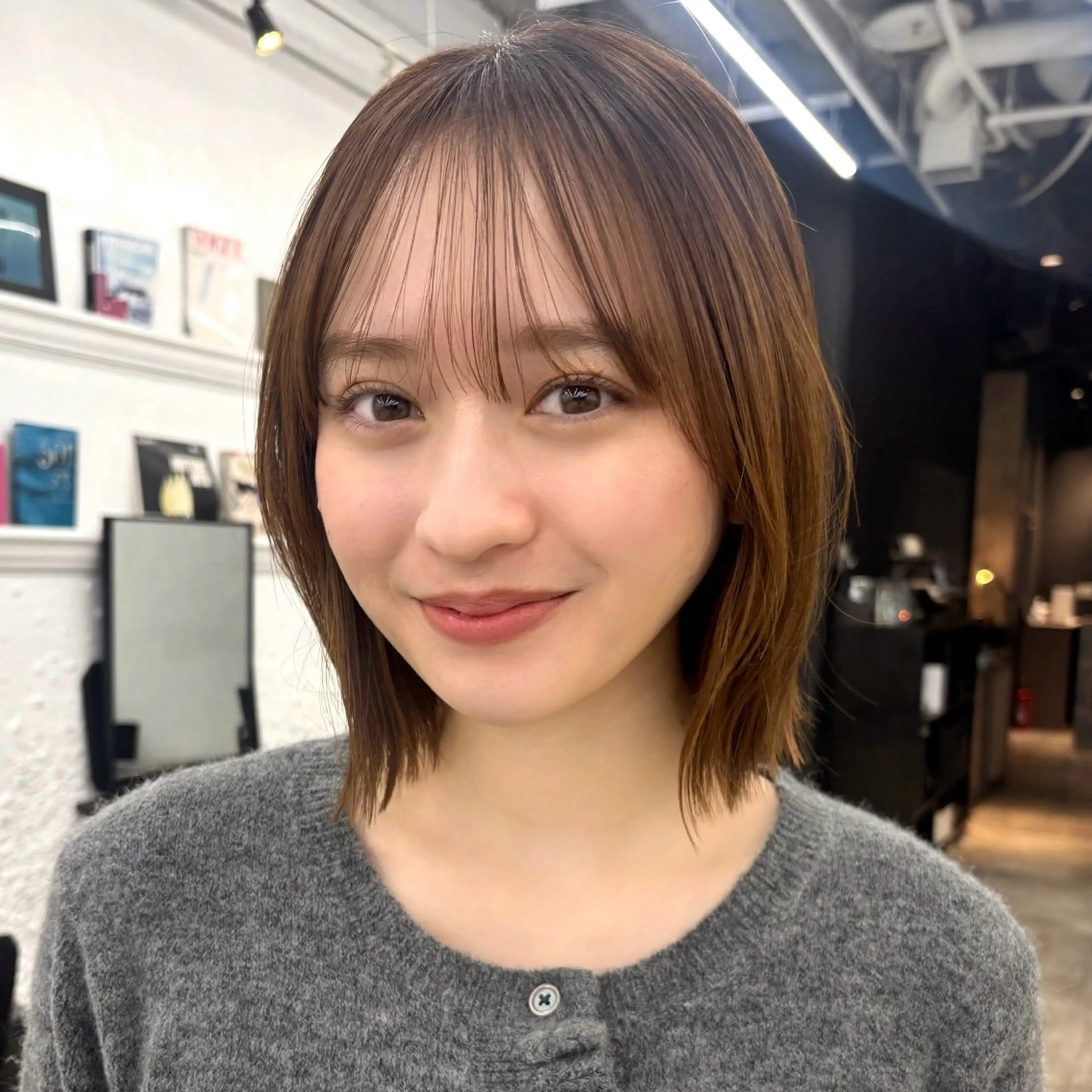 ショート カラー ブラウンカラー ボブ 外ハネヘア カット ヘアカラー トリートメント 顔まわり🥨レイヤー /透明感/まいなのヘアスタイル