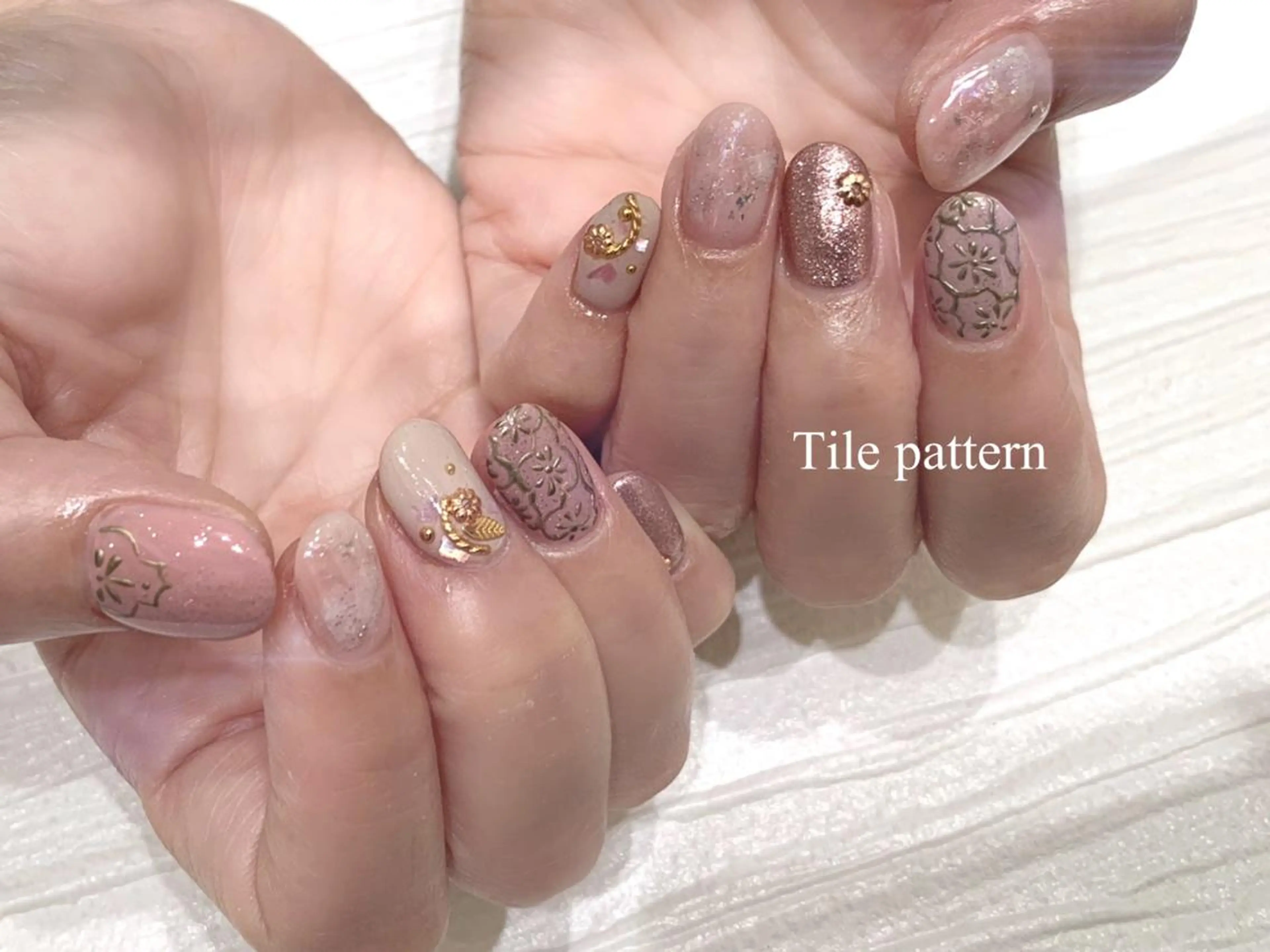 ミディアム m kaori𓃟のネイルデザイン