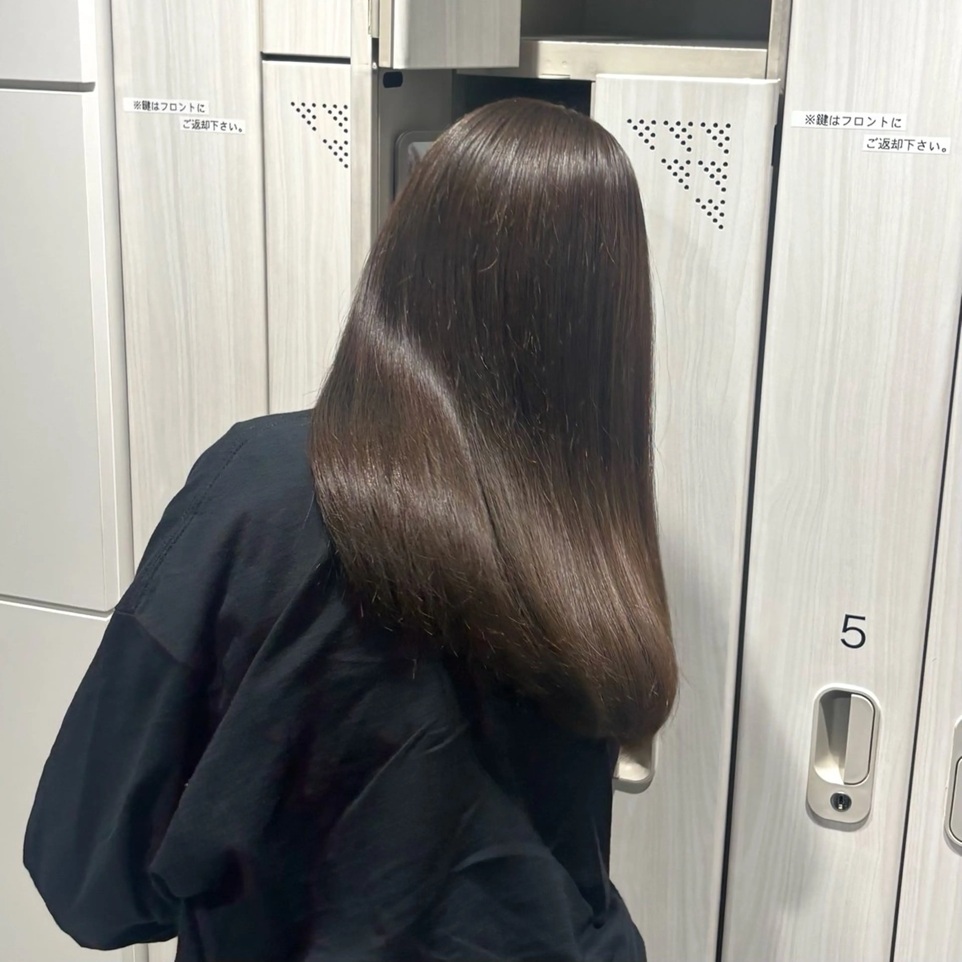 セミロング カラー 田名部 愛乙のヘアスタイル