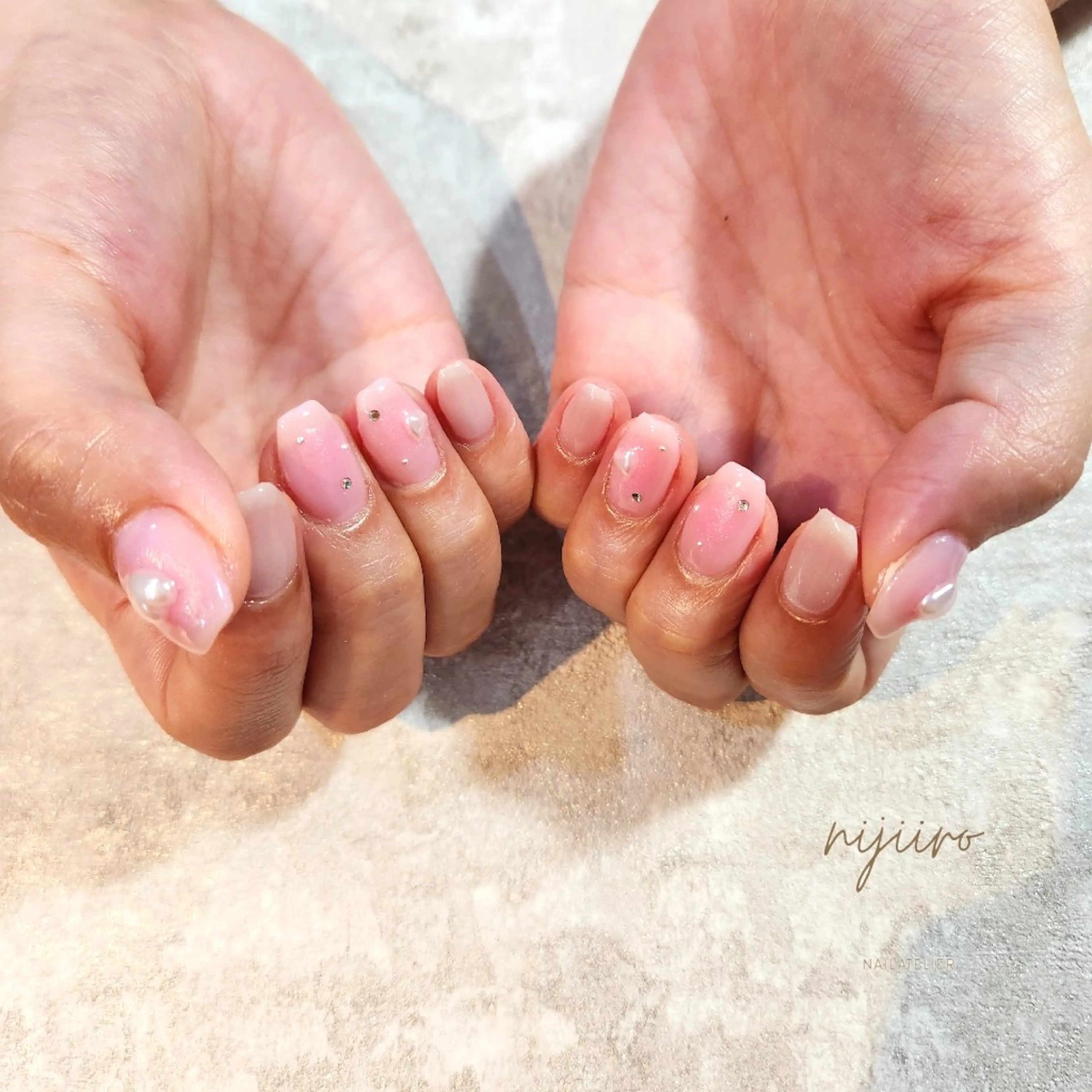 ネイル チークネイル ハンドネイル nailatelier nijiiro.所属・nijiiro🌈 サトウのネイルデザイン