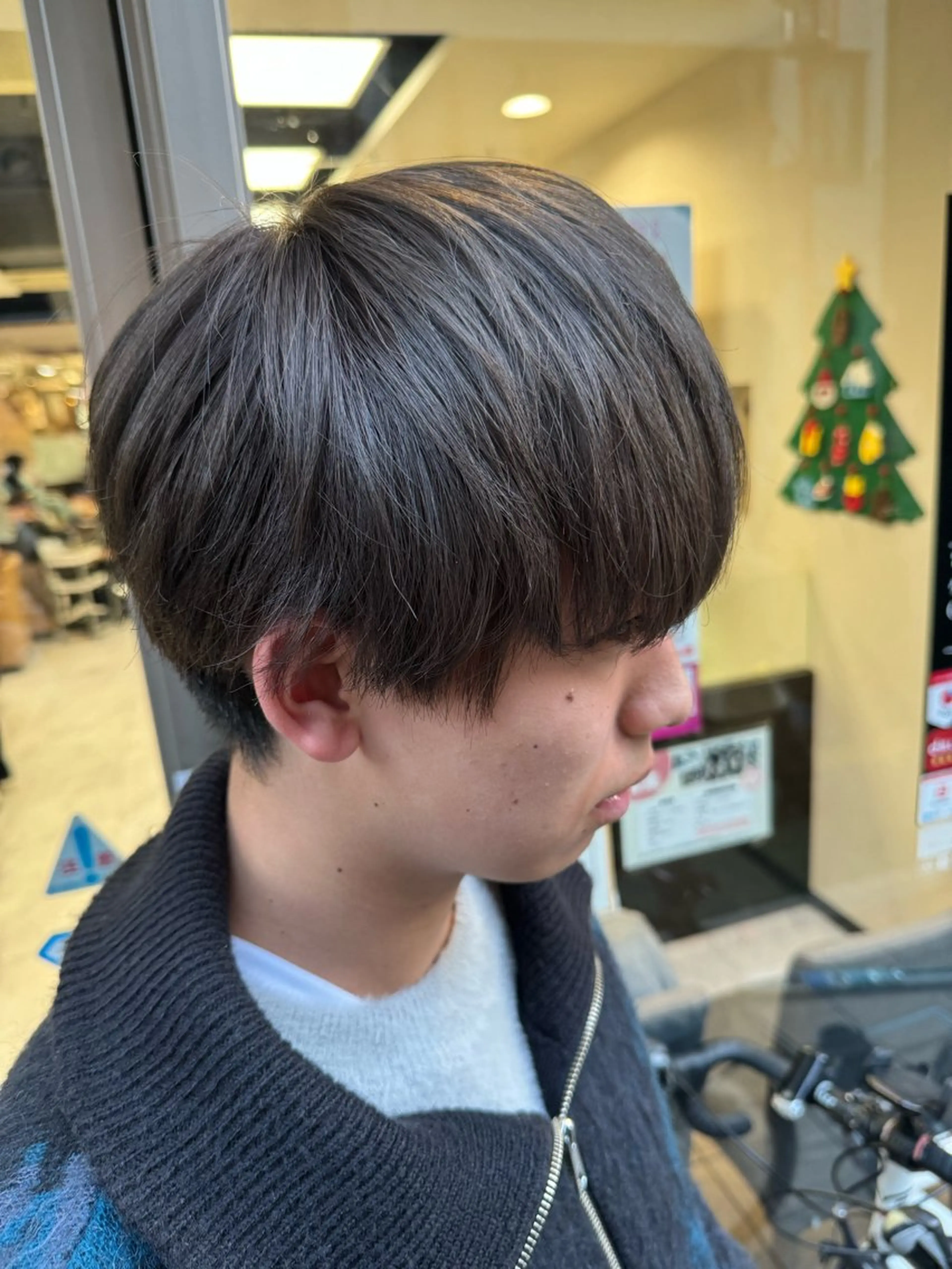 ショート カラー ヘアアレンジ メンズ メンズブリーチ メンズハイライト メンズハイトーン メンズインナーカラー メンズ韓国風 カット ヘアカラー トリートメント ヘッドスパ ヘアセット Zina 大宮所属・目黒 碧人のヘアスタイル