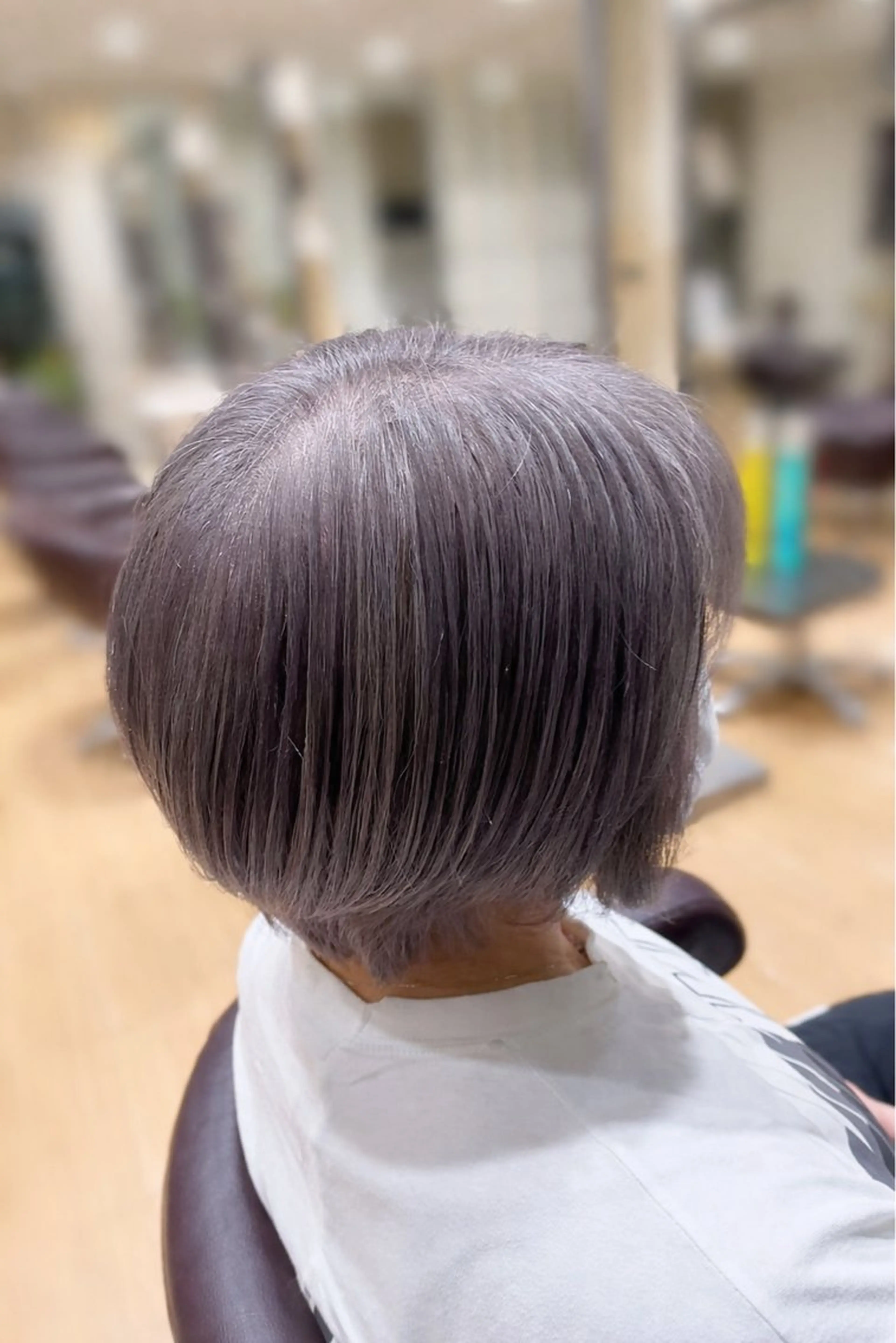 ショート カラー ブリーチ グレージュ ラベンダーカラー ラベンダーグレージュ ラベンダーグレー ヘアカラー LIPPUL QOT Runaのヘアスタイル