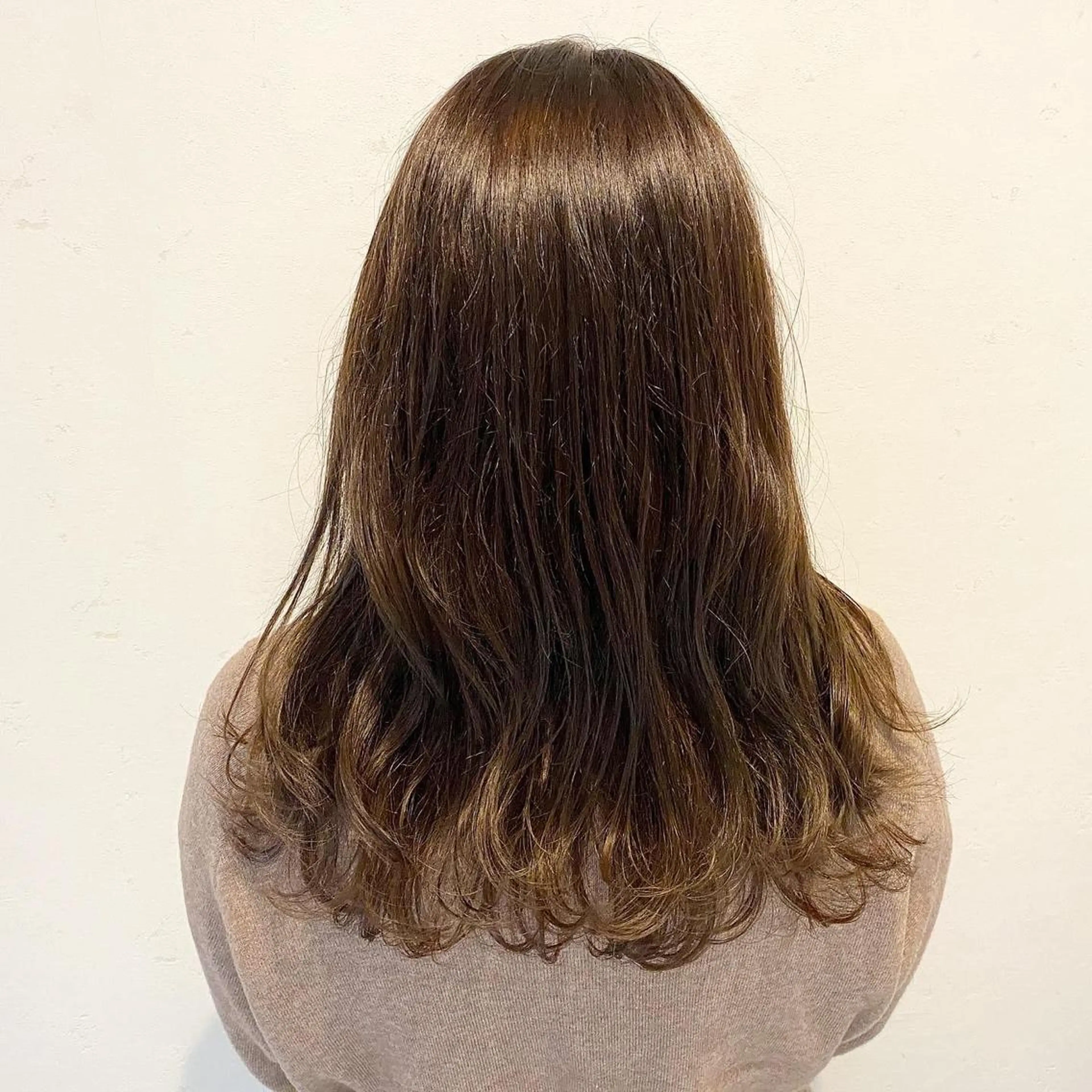 セミロング カラー 伊藤 さやかのヘアスタイル