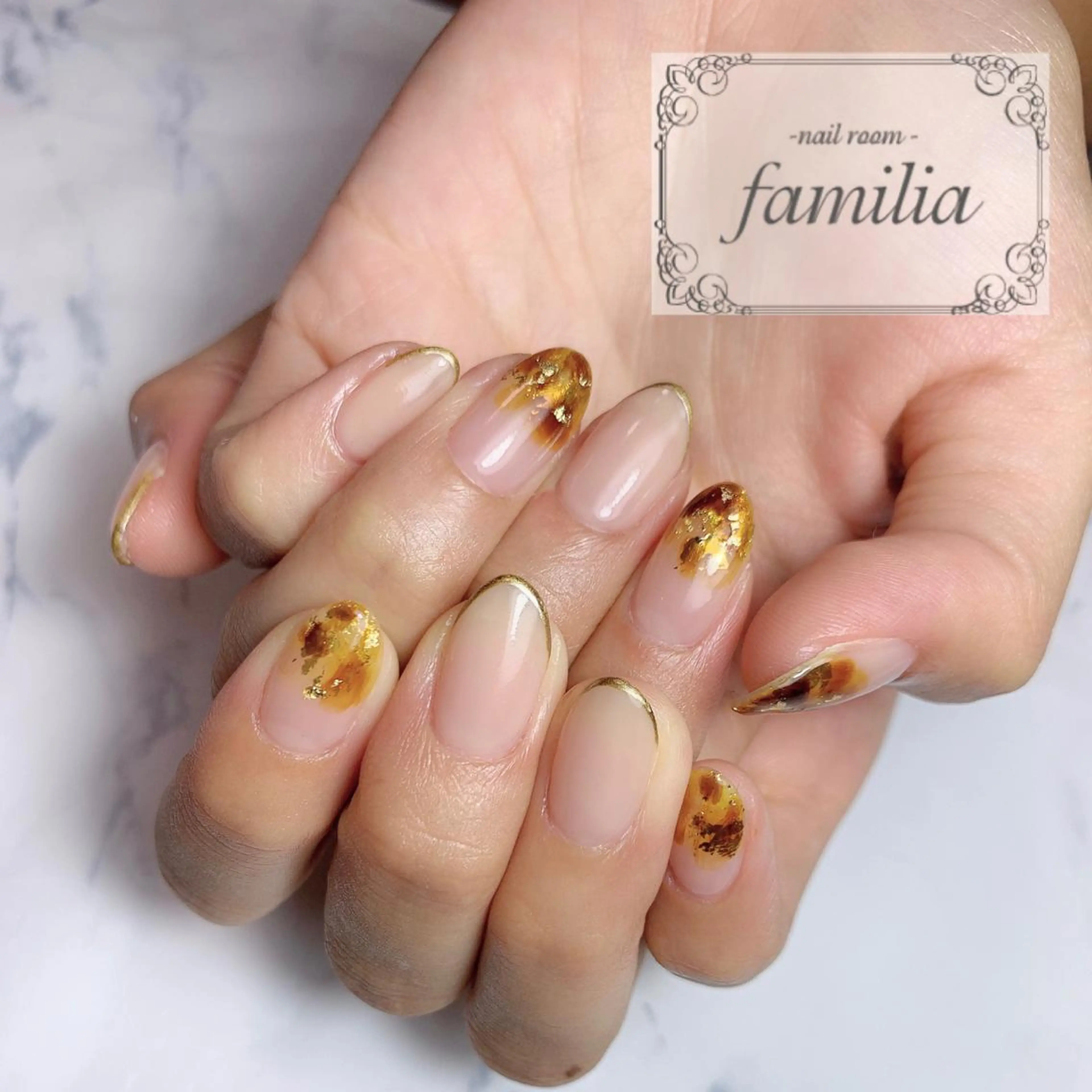 ネイル べっ甲ネイル ニュアンスネイル -nailroom- familiaのネイルデザイン
