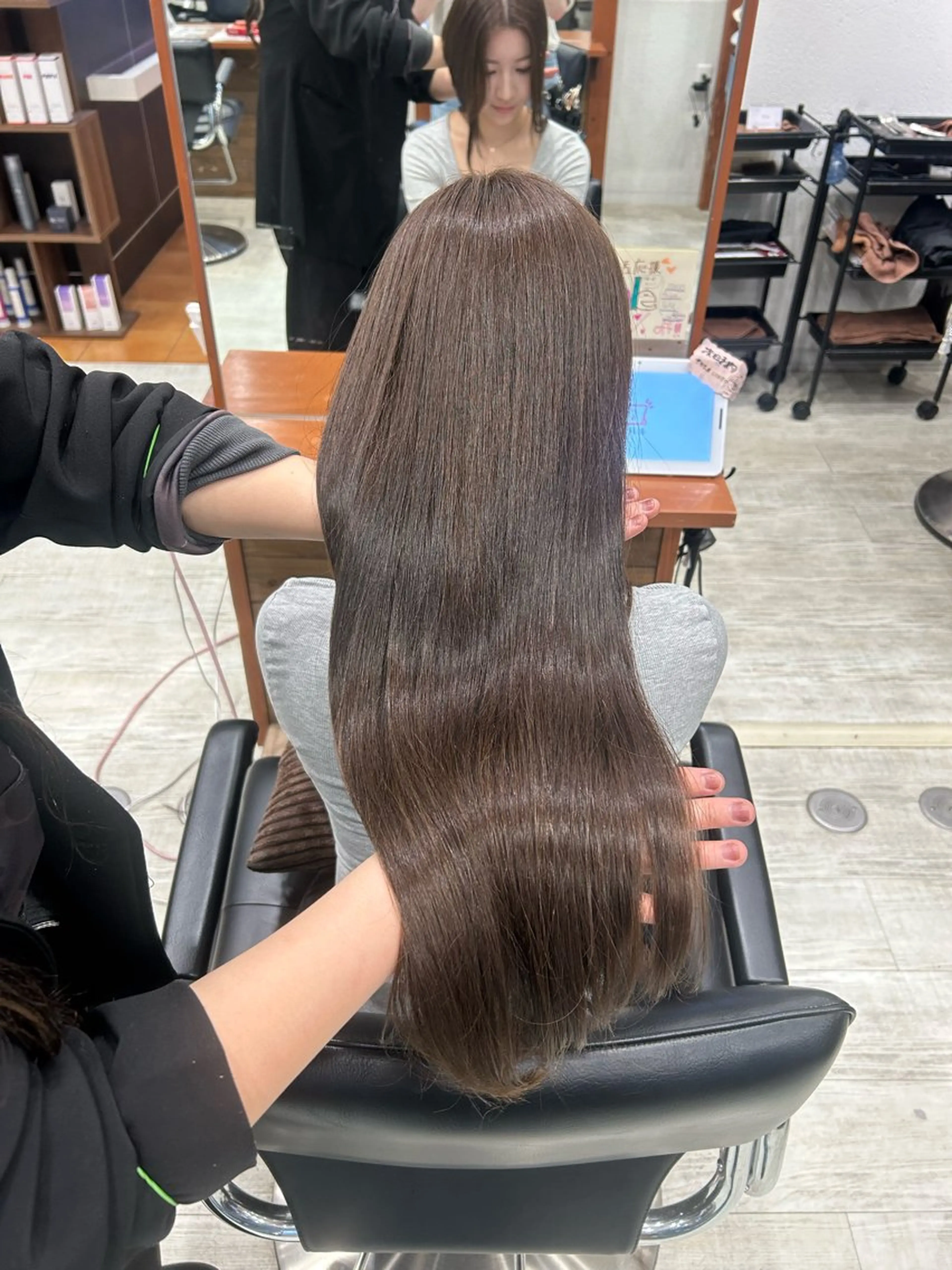 カラー ベージュカラー オリーブベージュ カット ヘアカラー トリートメント 🎀透明感/レイヤ ー/Kotona🎀のヘアスタイル