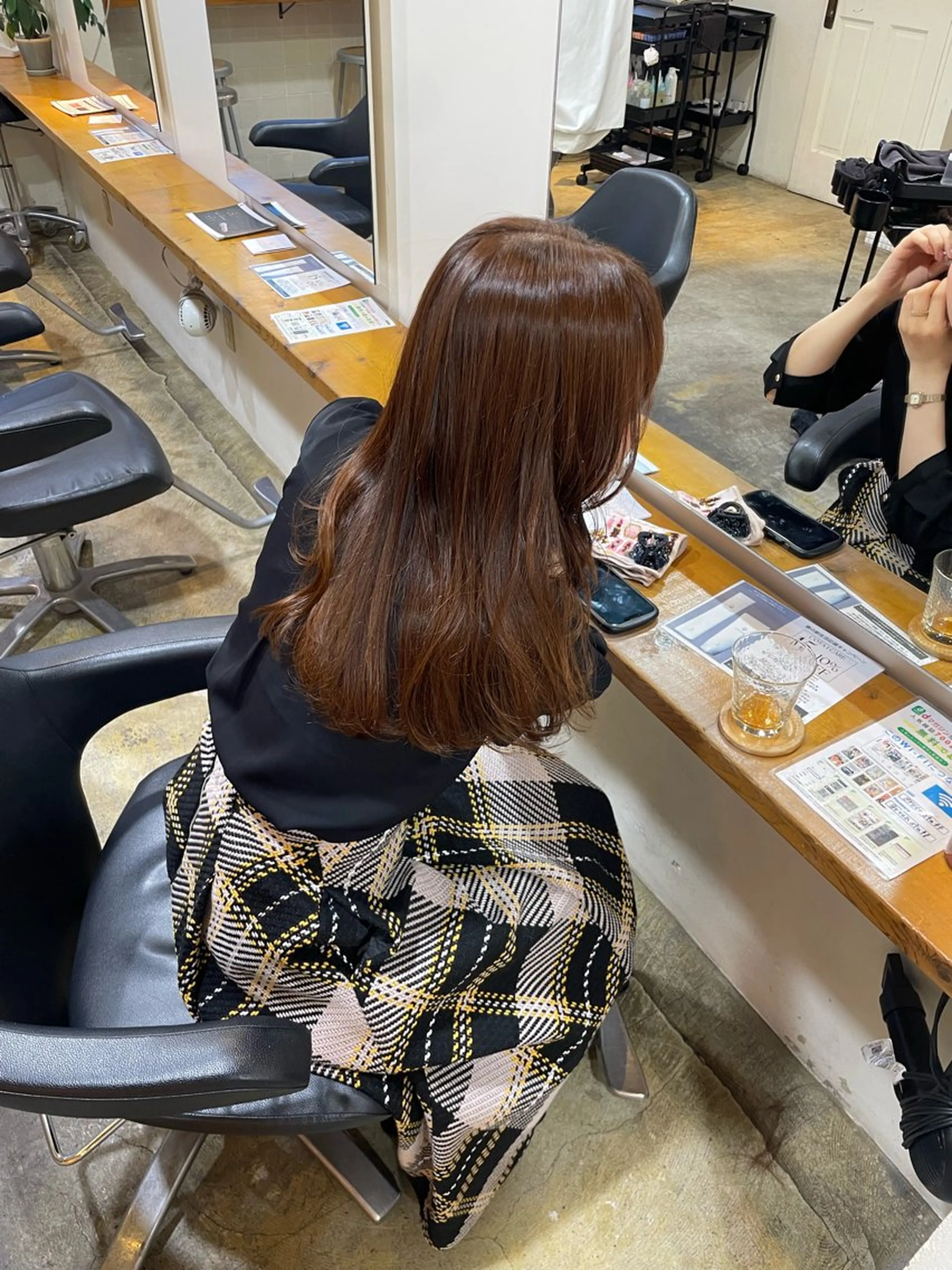 セミロング カラー ベージュカラー カット ヘアカラー トリートメント MIOベージュカラー 柔らかいカラーのヘアスタイル