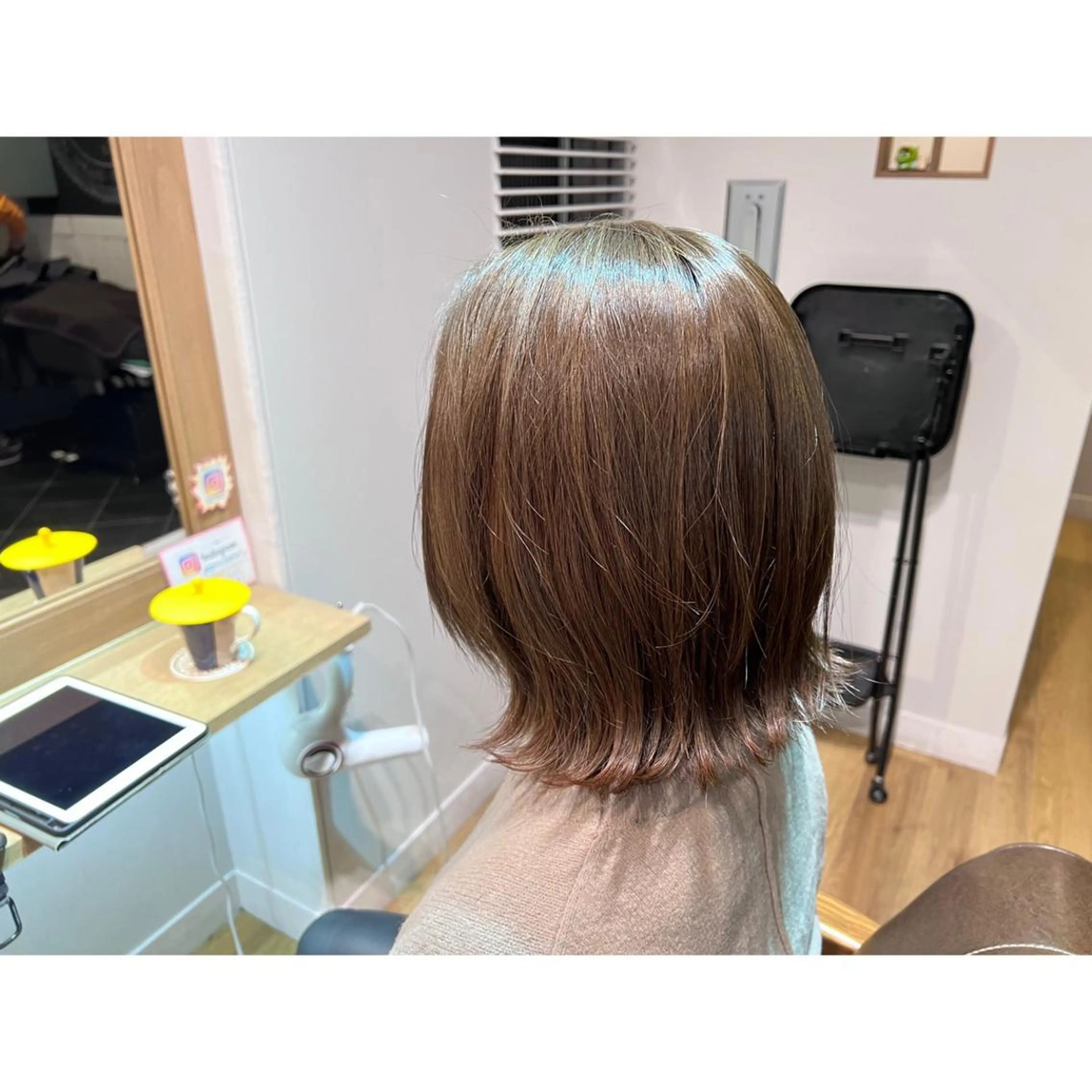 ミディアム カラー グレージュ ヘアカラー トリートメント ツキダテ ユイのヘアスタイル