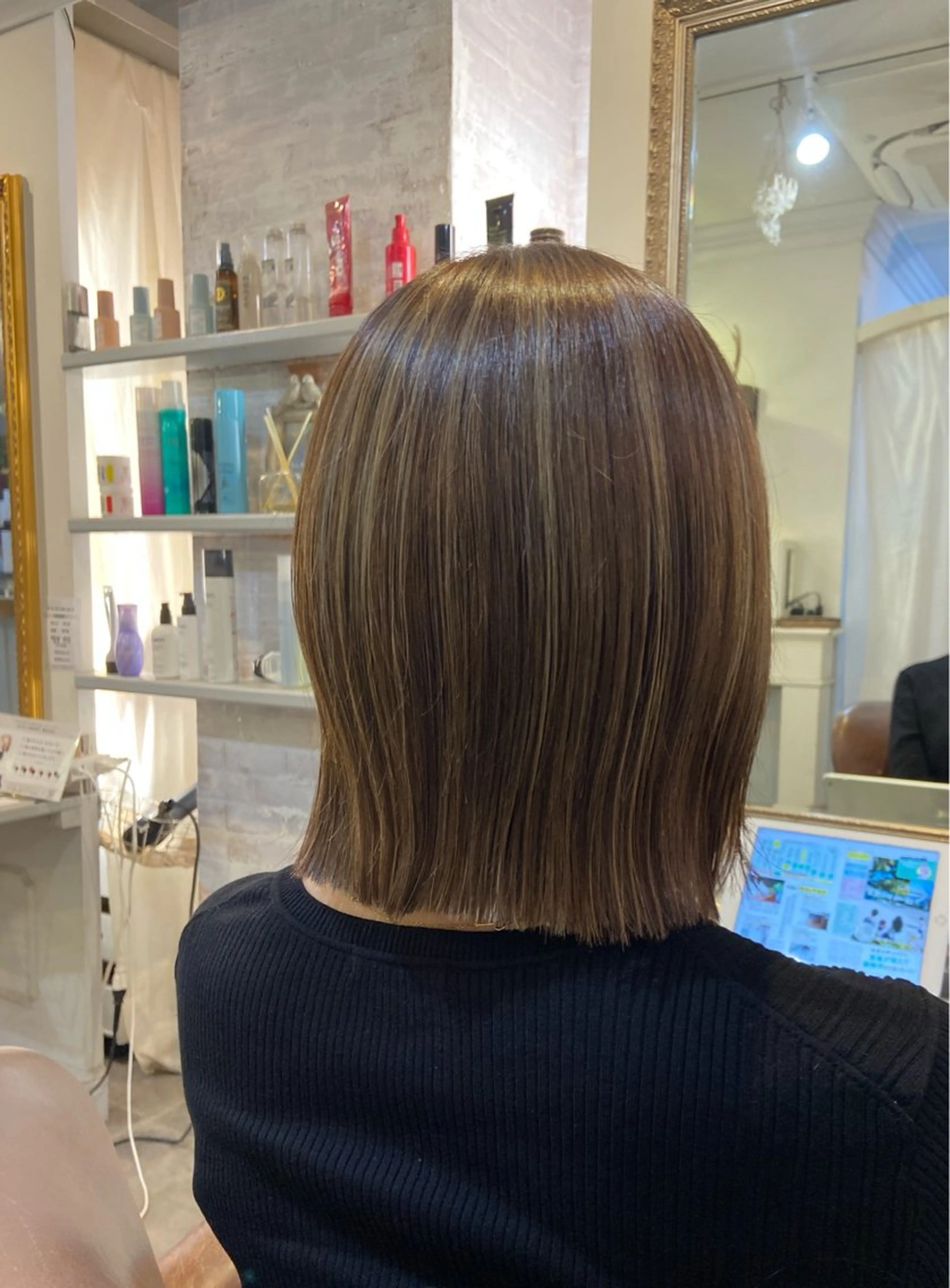 ミディアム カラー 切りっぱなしボブ ベージュカラー ボブ トリートメント 福嶋 愛のヘアスタイル