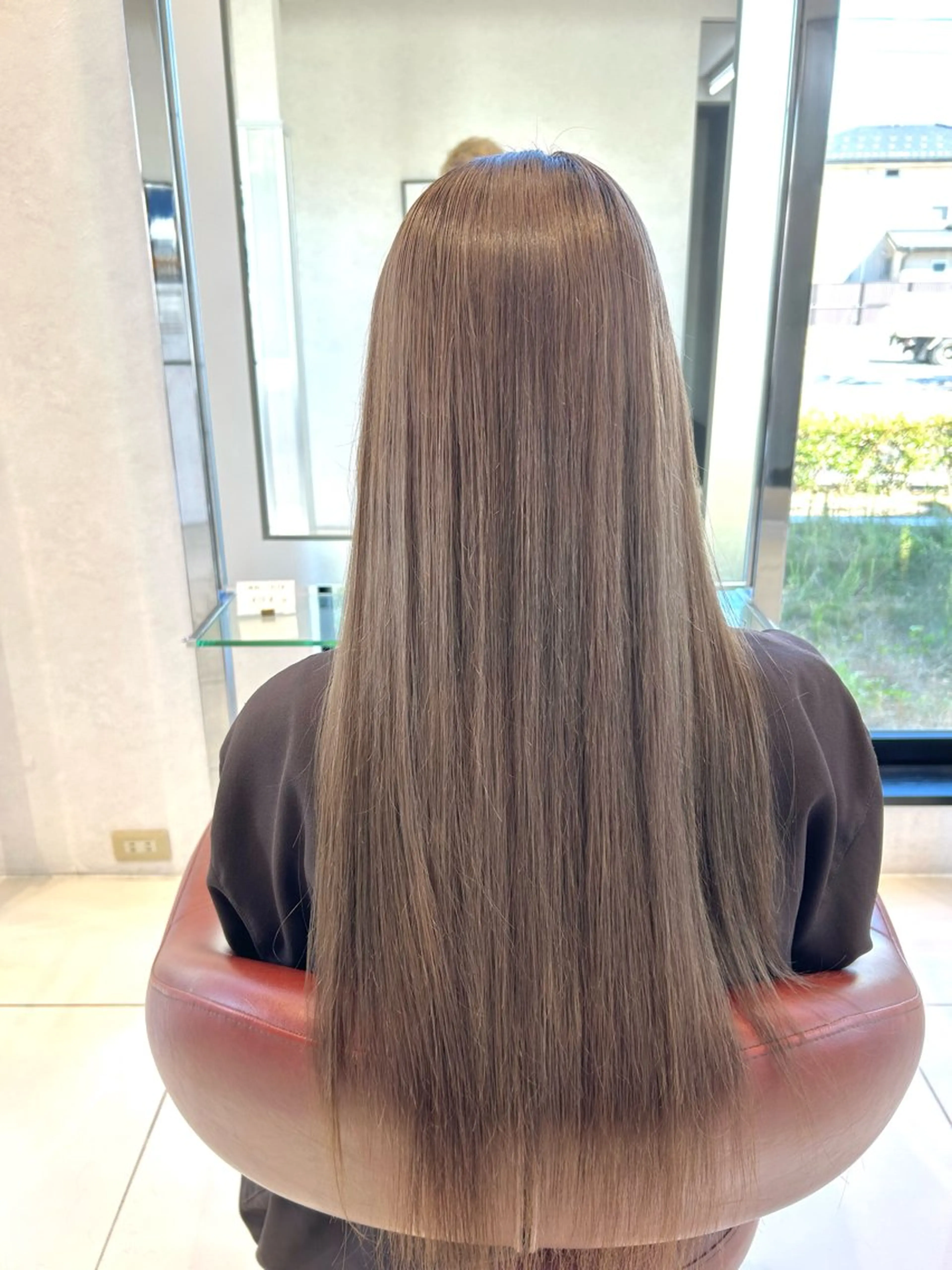 ロング カラー グレージュ ミルクティーグレージュ ヘアカラー 石塚 光流のヘアスタイル