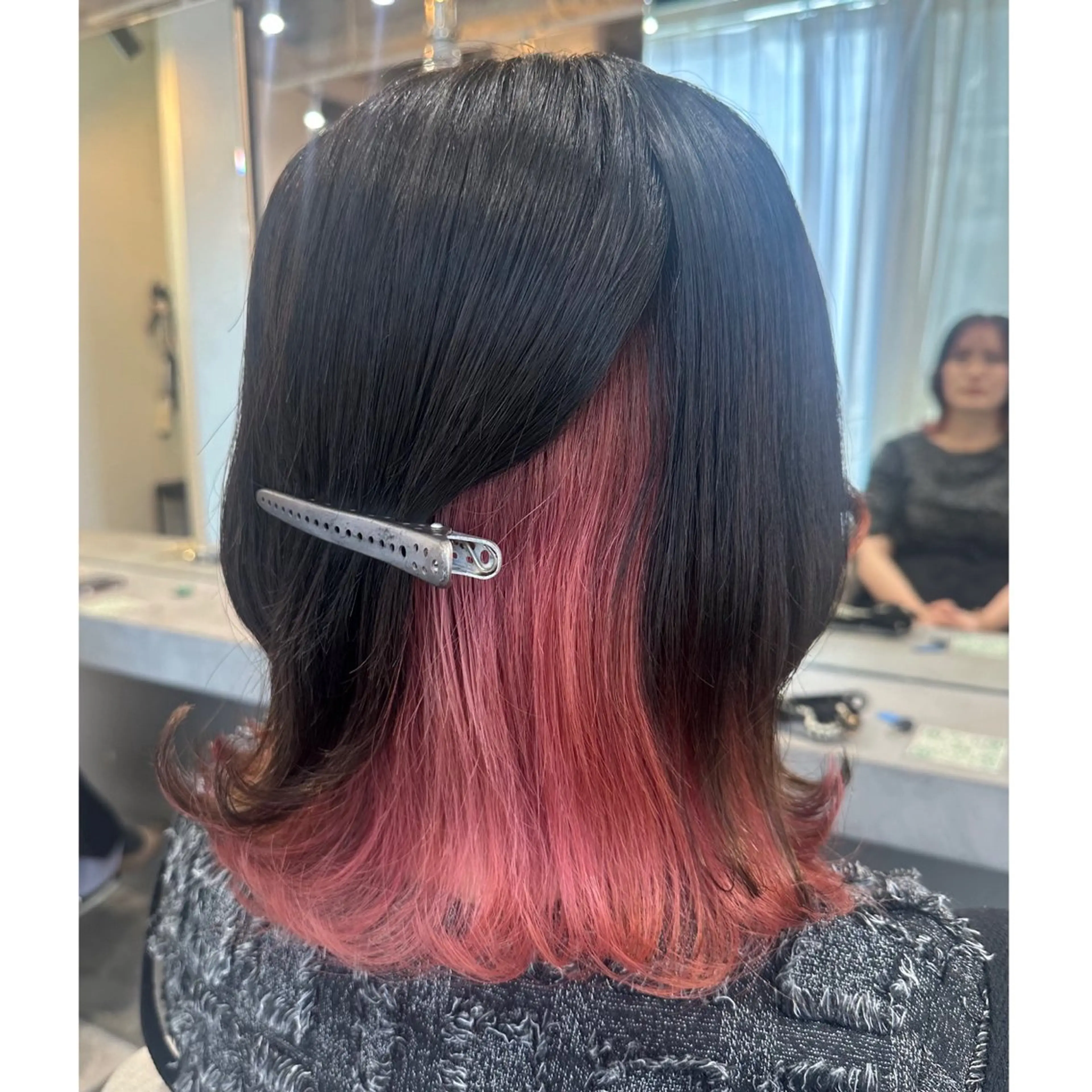 ミディアム カラー ブリーチ ヘアカラー 🖤kana/艶髪/ 韓国風暗髪カラー🖤のヘアスタイル