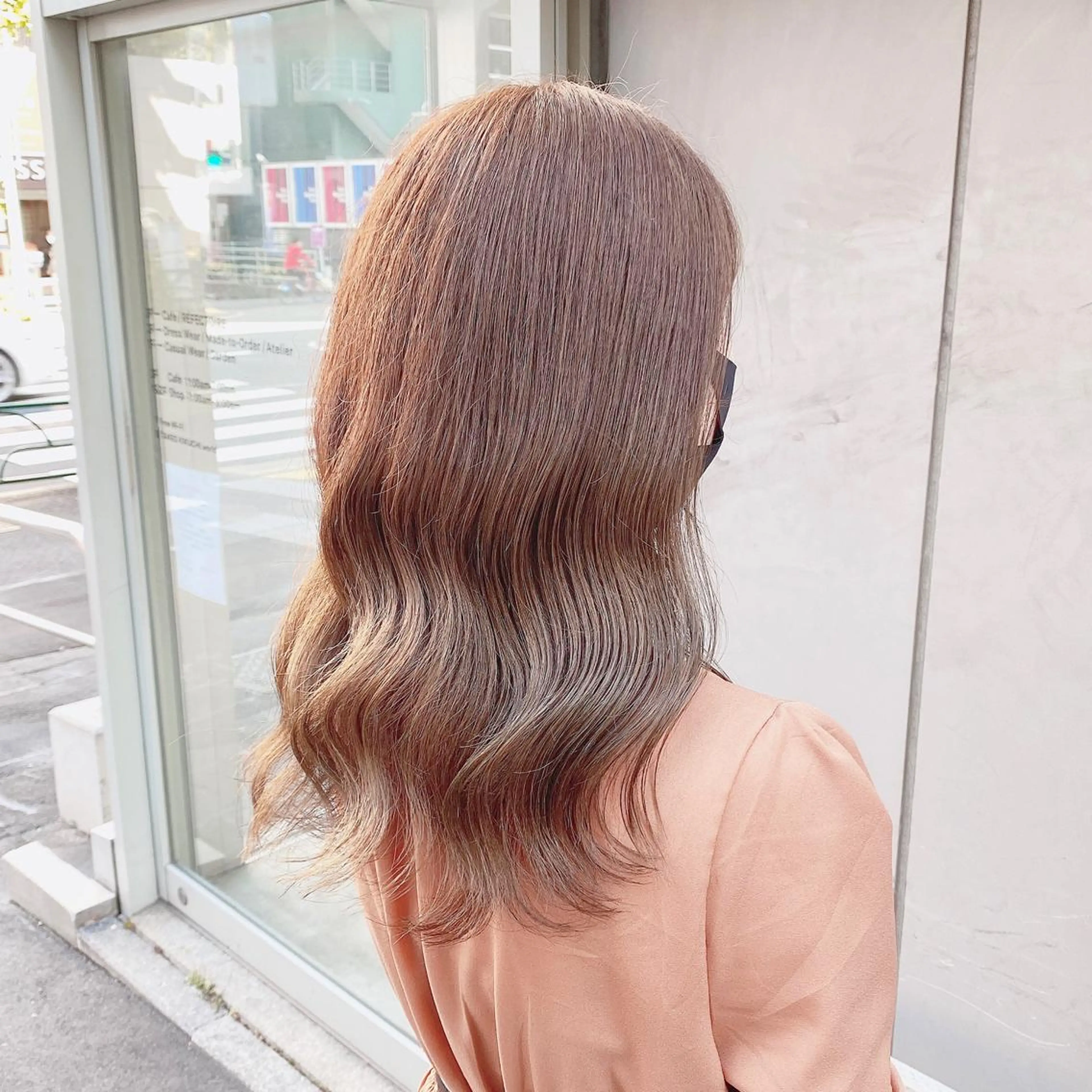 ロング カラー ベージュカラー ミルクティーベージュ 大人っぽ韓国レディ レイヤー🤍渋谷のヘアスタイル