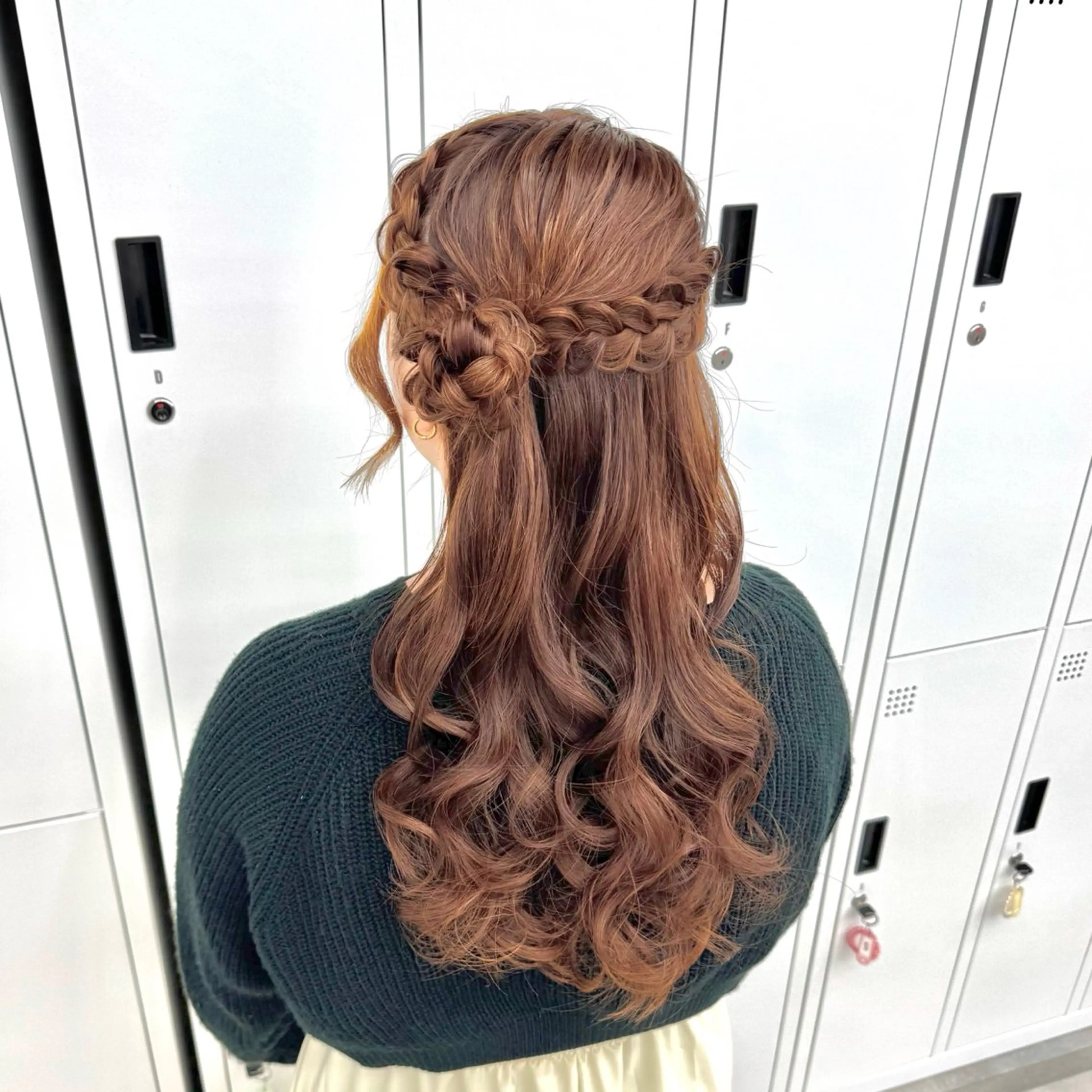 ロング ヘアアレンジ ヘアセット ヘアメ🎀推しカラー 🥣横浜/しほ🧸のヘアスタイル