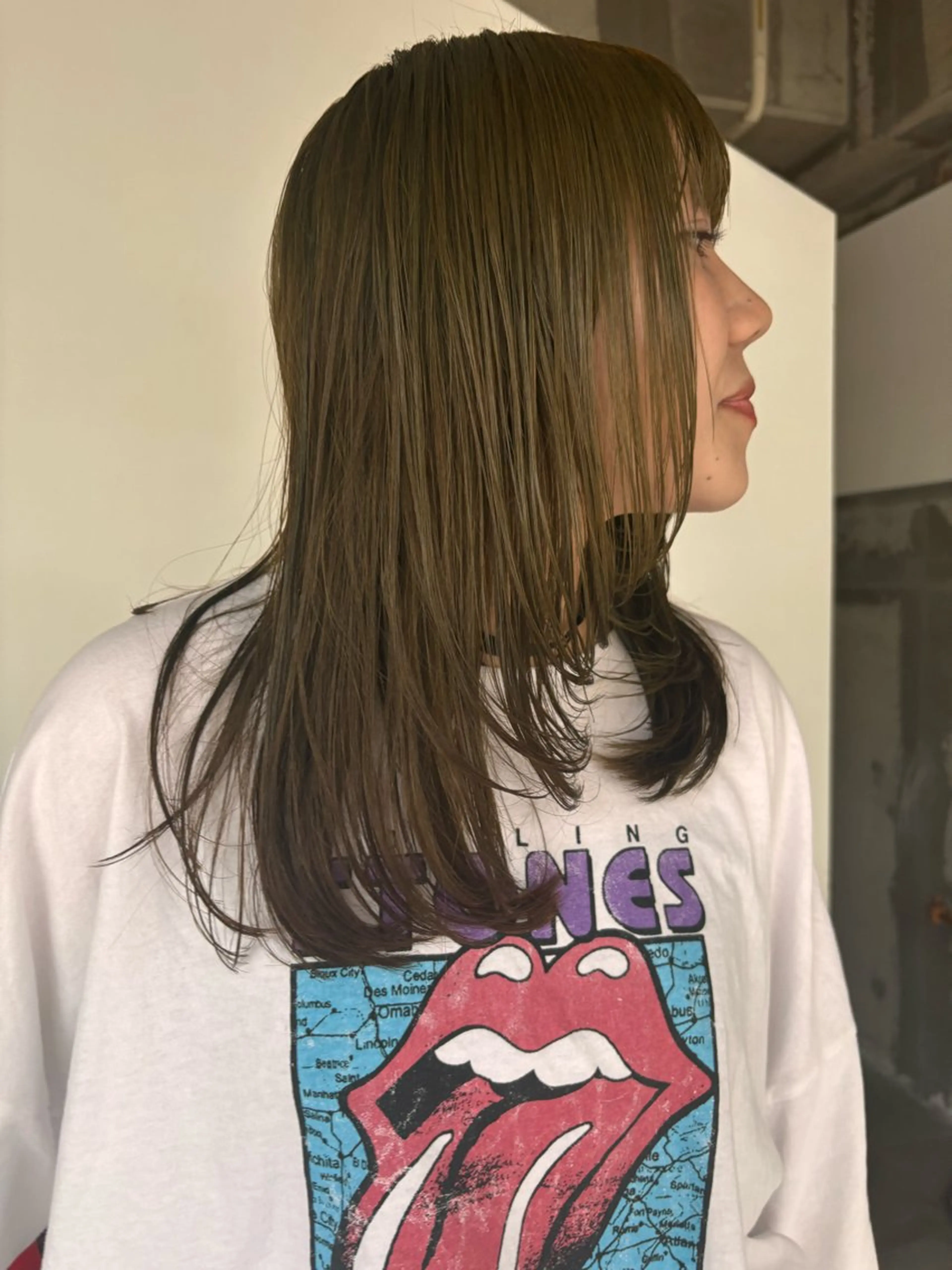 カラー セミロング ブリーチ 透明感カラー ダブルカラー グレージュ オリーブグレージュ mirai/レイヤー ボブ/デザインのヘアスタイル